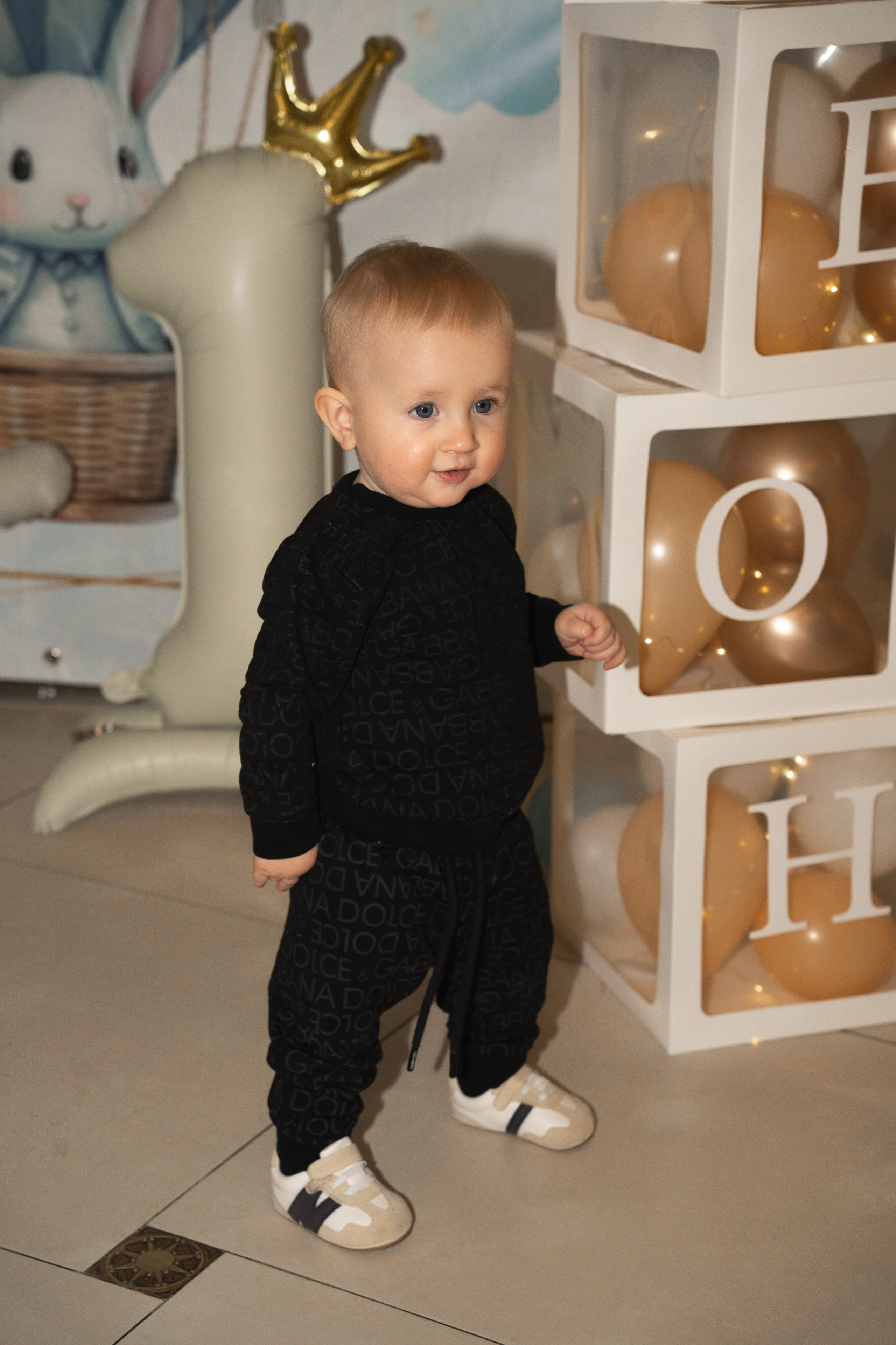 Леону 1 годик. Фотограф/рилсмейкер в Москве и МО. Свадьбы, индивидуальные съемки, лавстори, беременность, мероприятия, бренды