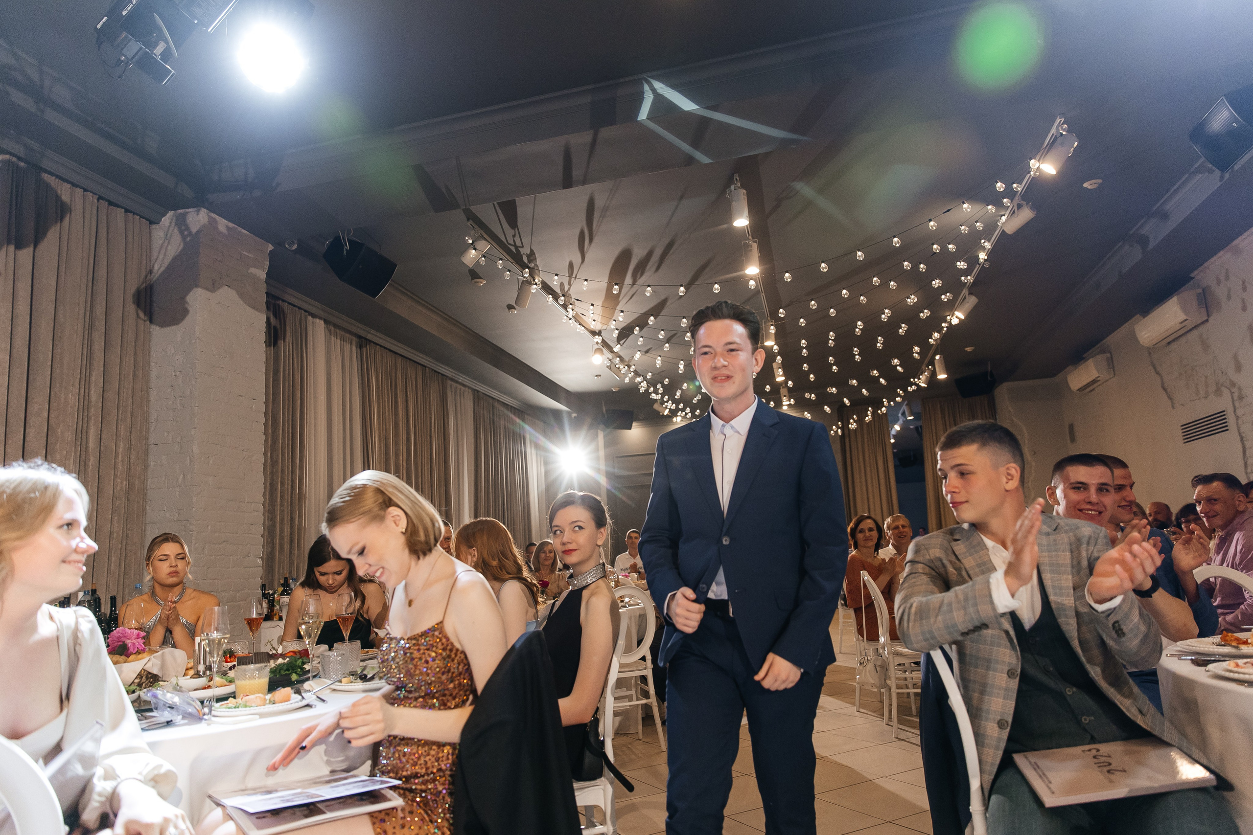 2023-06-23 Выпускной МБОУ СОШ № 10. Фотограф в Красноярске