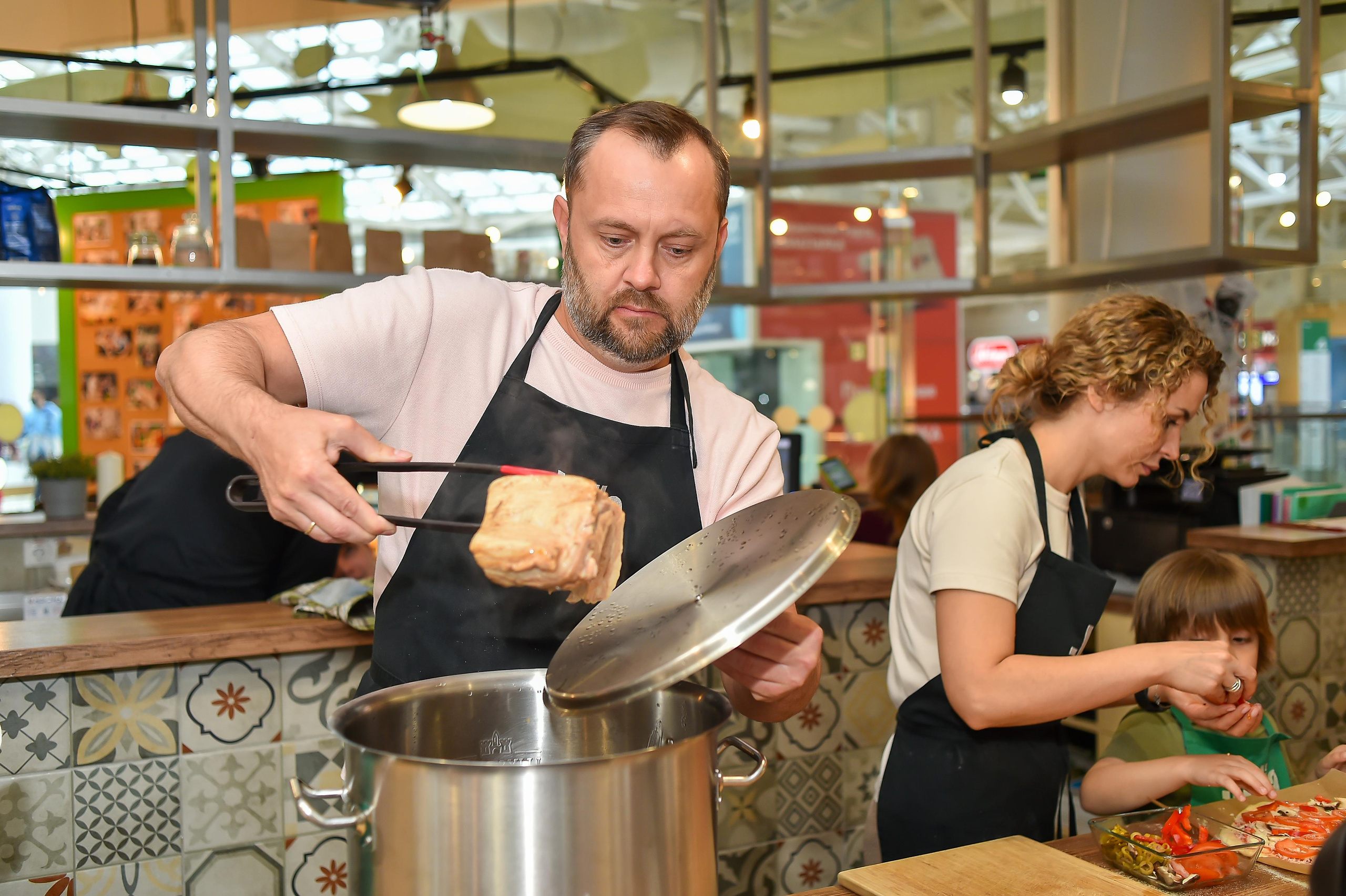 С любимой сестрой в студии Юлии Высоцкой. Фотограф в Москве Дмитрий Тимошенко