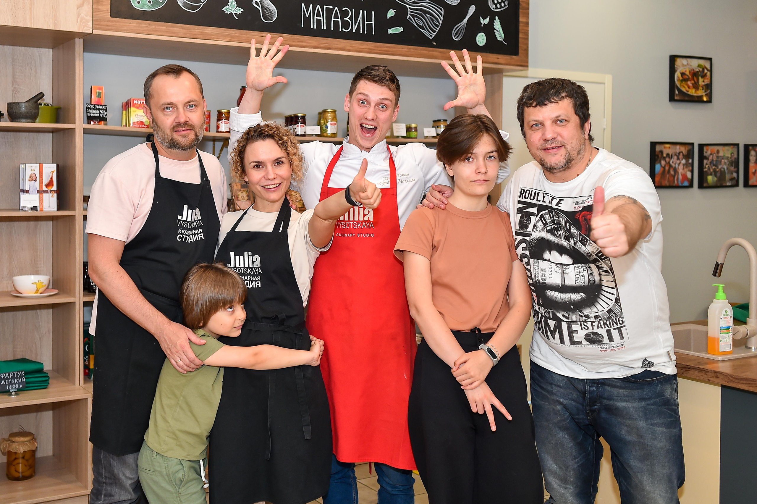 С любимой сестрой в студии Юлии Высоцкой. Фотограф в Москве Дмитрий Тимошенко