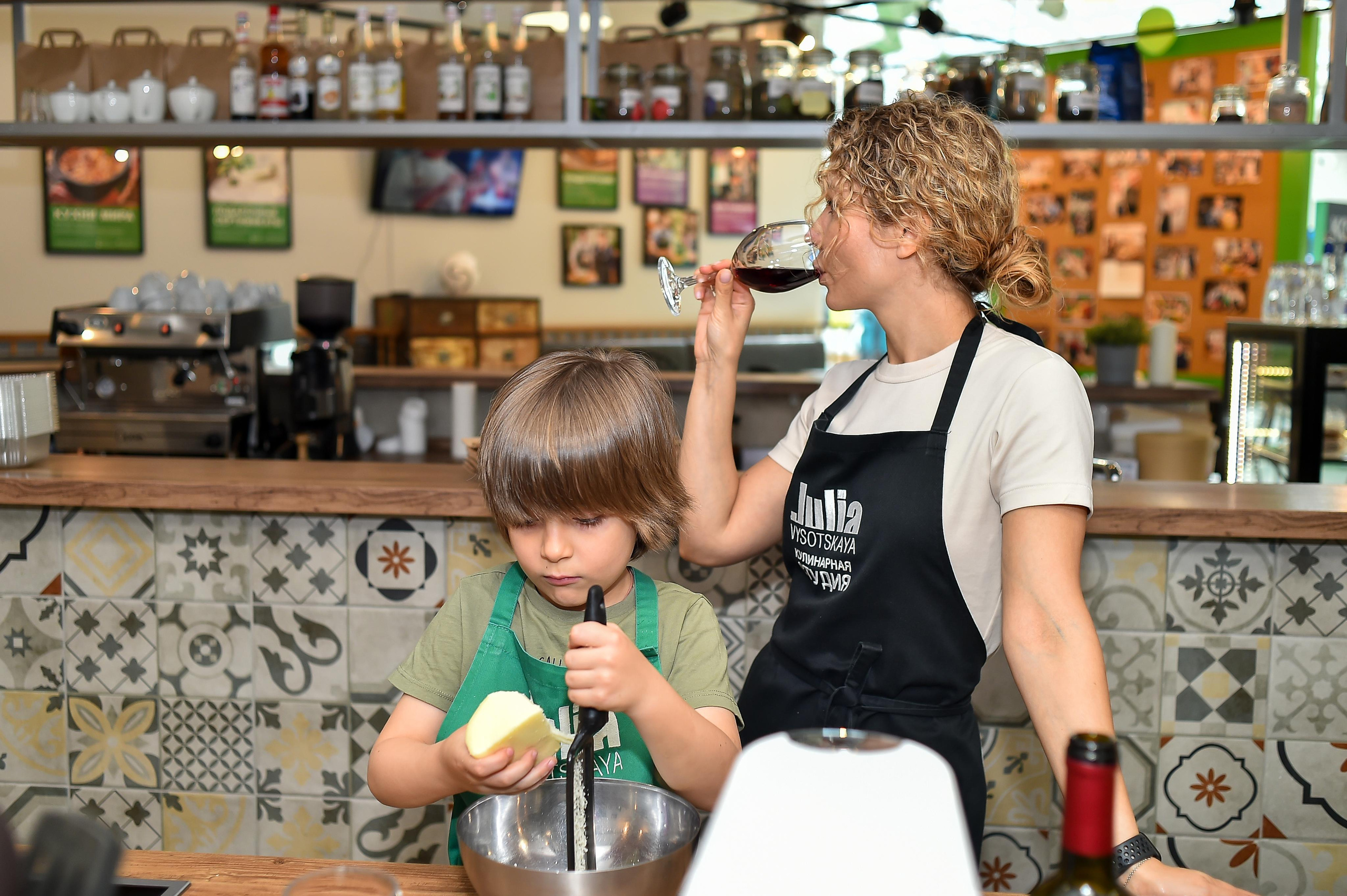 С любимой сестрой в студии Юлии Высоцкой. Фотограф в Москве Дмитрий Тимошенко