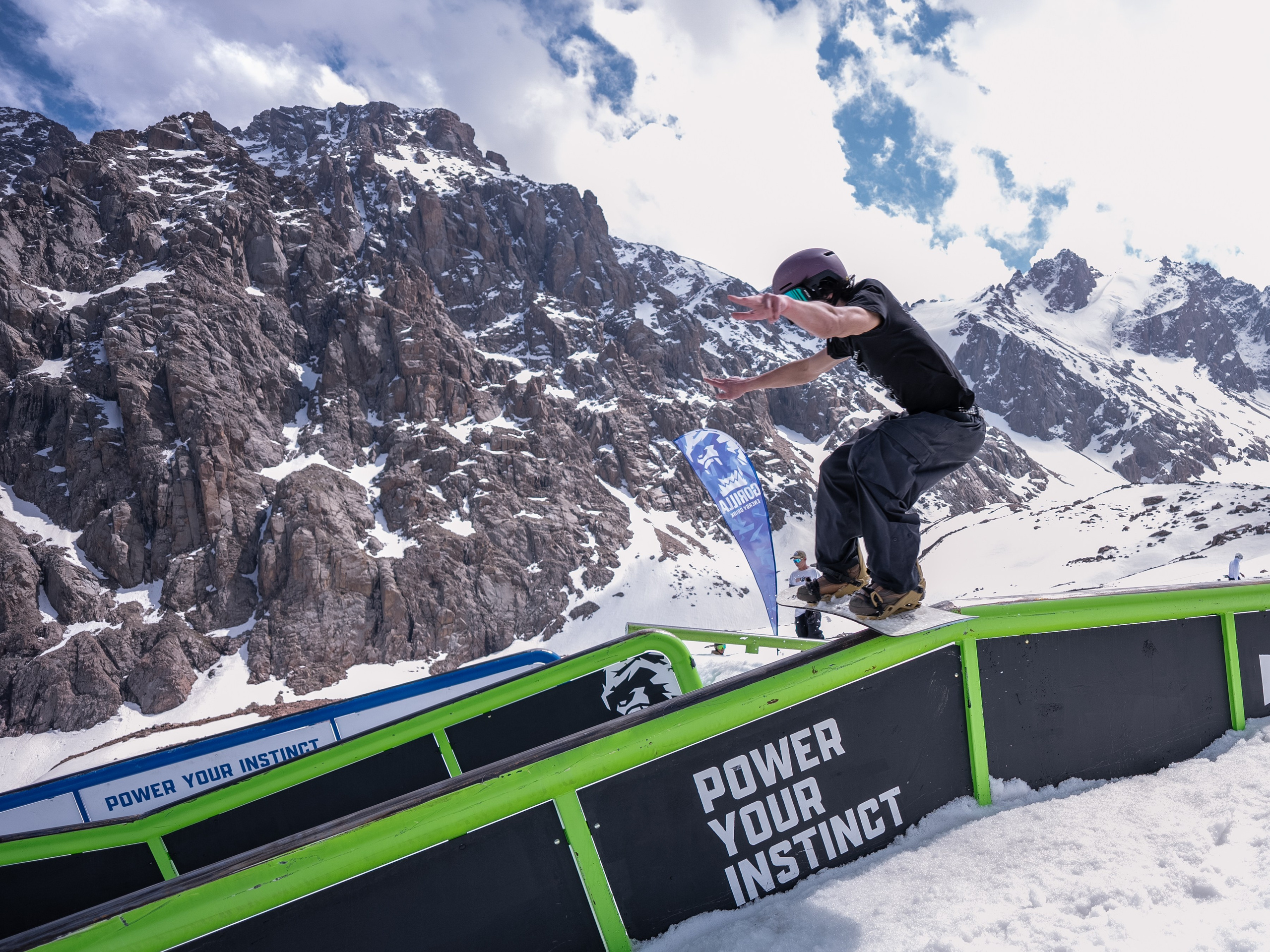 Gorilla IMBA CAMP 2026. Сайт Алматинского НЮ АРТ, будуар и фэшн фотографа Дениса Карпенко