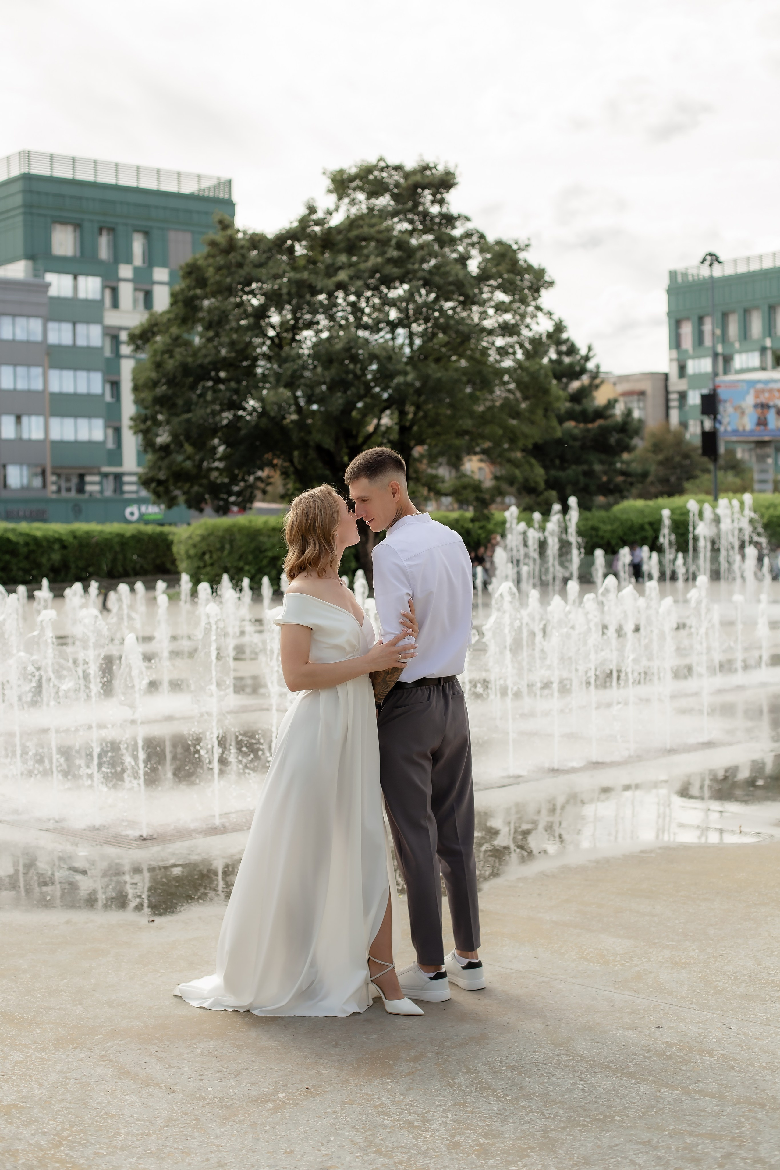 Саша и Вика. Биржевой сквер. Фотограф в Калининграде Решетникова Алина
