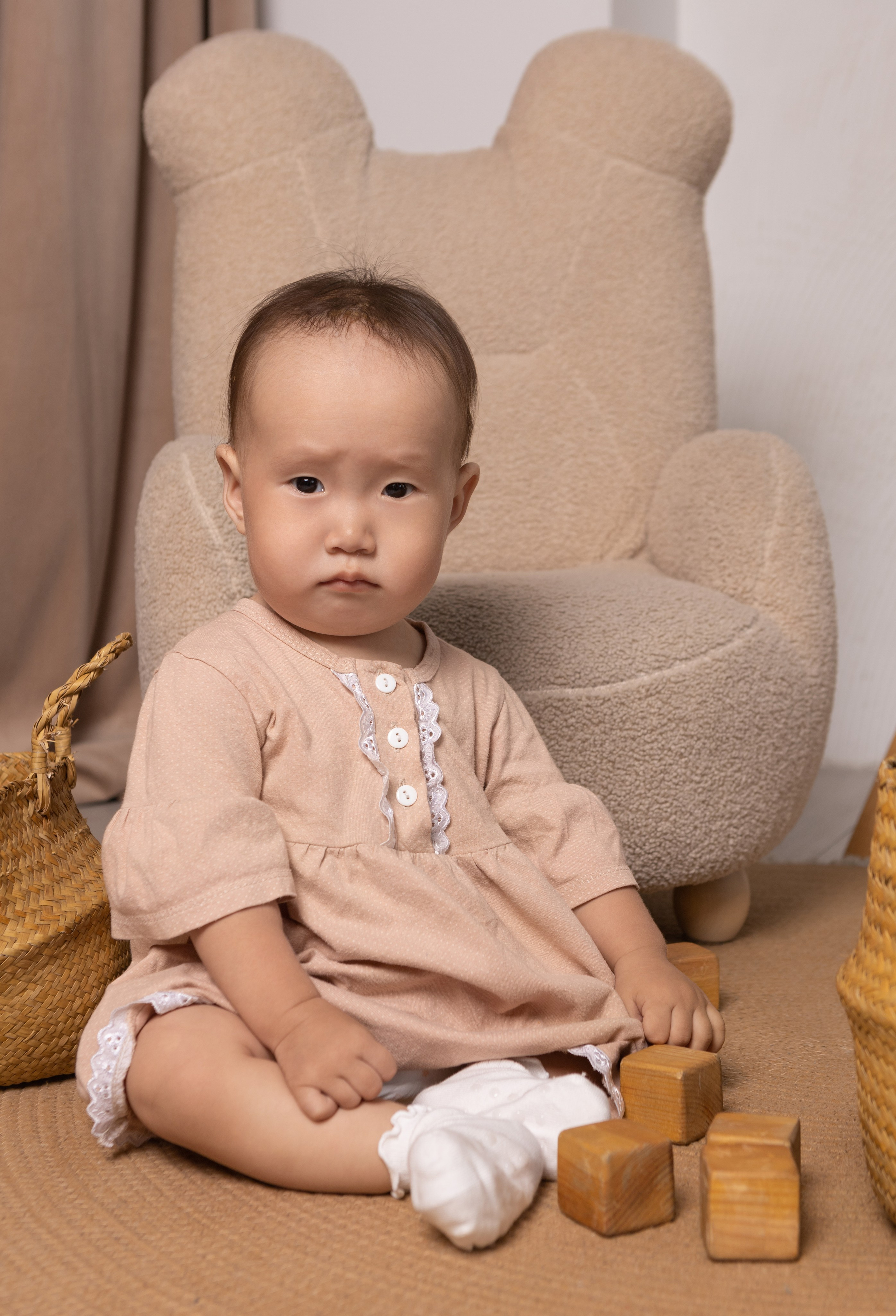 Малышка с мамой. Семейный фотограф Кызыл Олчей Ензак