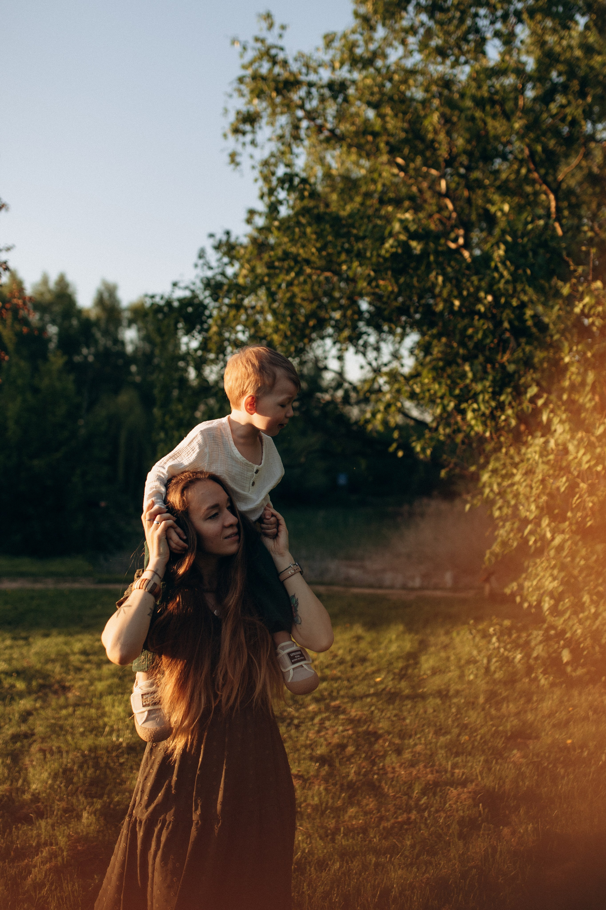 Прогулочная съемка мамы и сына в Москве. Семейный фотограф в Москве и Люберцах Юлия Гуськова