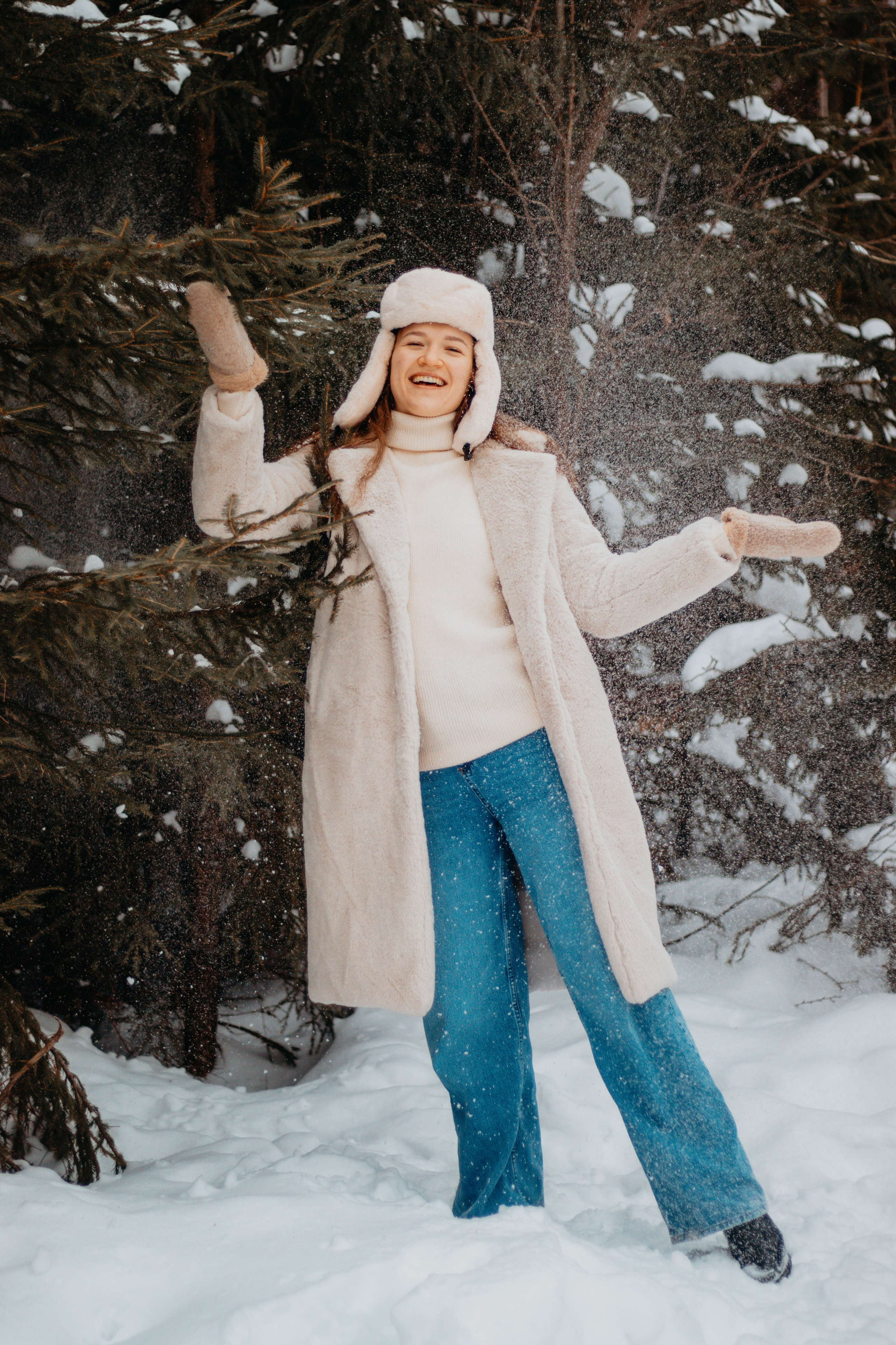 Шура и Даша. Лес