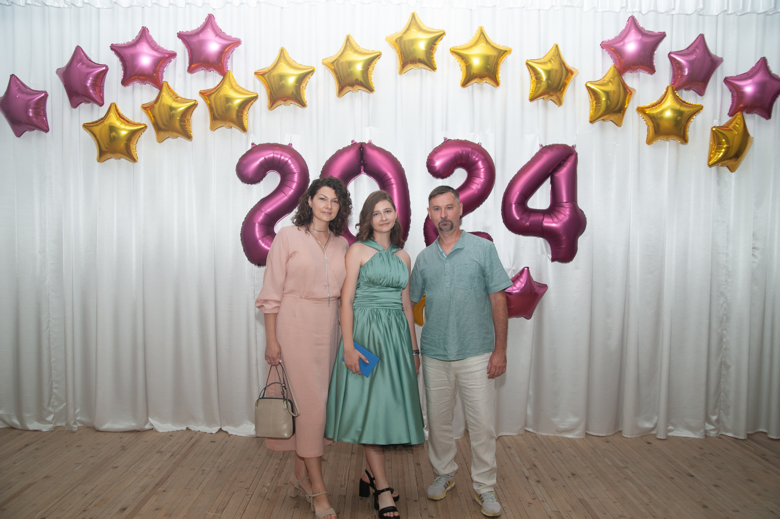 Выпускной МАОУ СОШ № 17 им. Эдуарда Есаяна. Свадебный и семейный фотограф Денис Лукьянов в Краснодаре, Краснодарском крае и Республике Крым