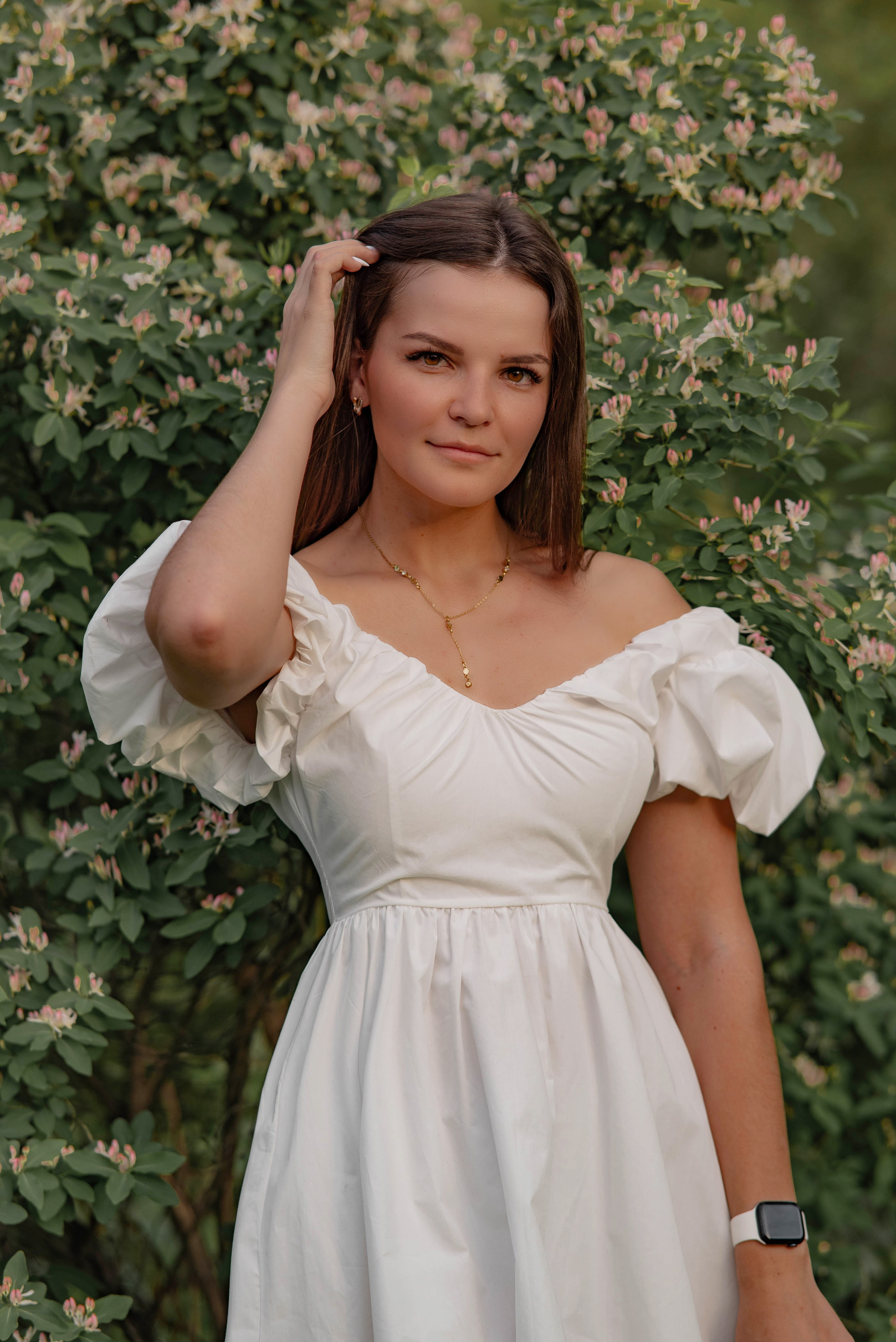 Вечерняя съёмка изящной девушки в парке города Абакан. Семейный и свадебный фотограф в Абакане Юлия Су