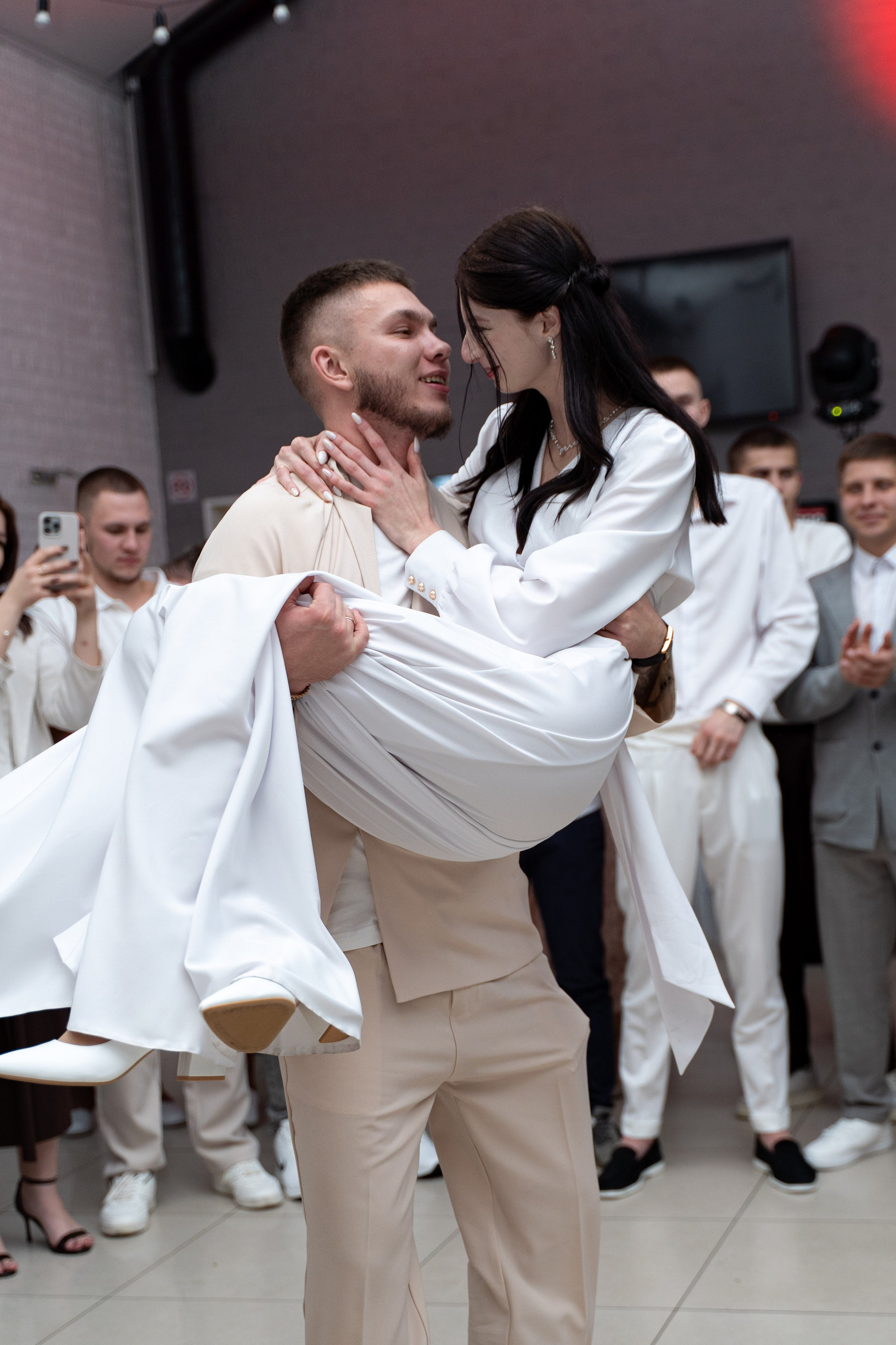 Свадебные съемки. Портретный и семейный фотограф в Новосибирской области. Работаю за улыбки клиентов :)