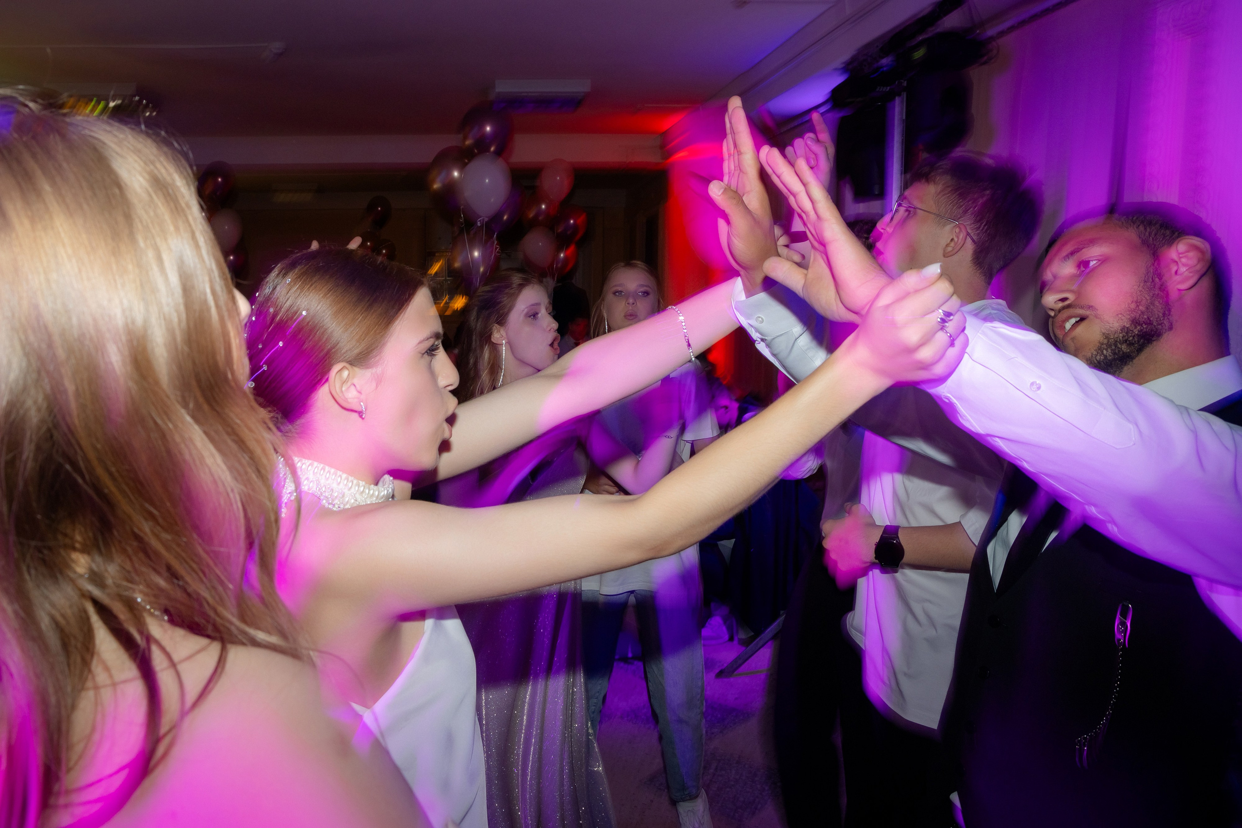 Школьный выпускной 2024 год в Соколе (Минск). Свадебный фотограф в Минске/Беларуси Сергей Спиридонов