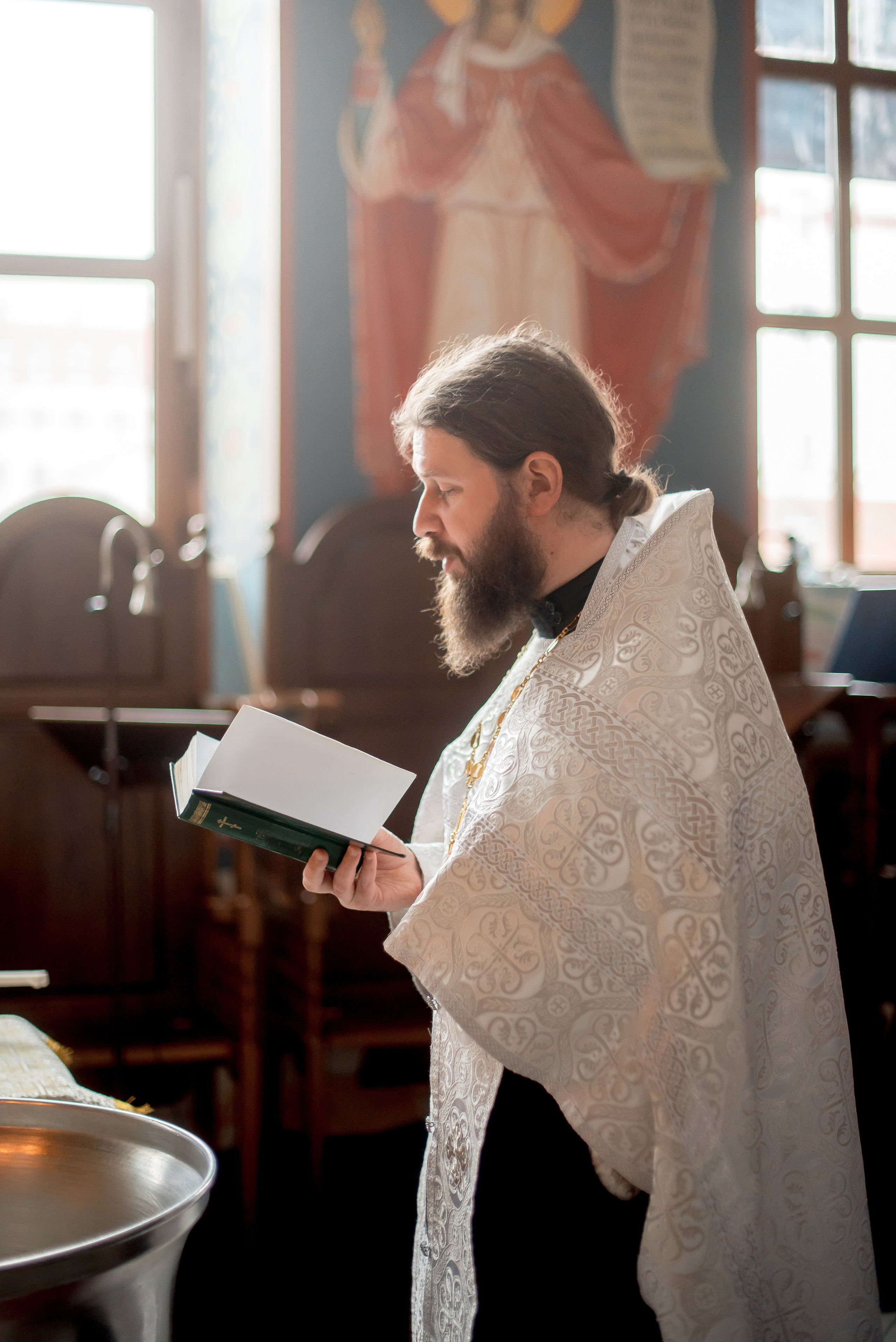 Крещение в мужском монастыре. Фотограф Мария Стрелкова