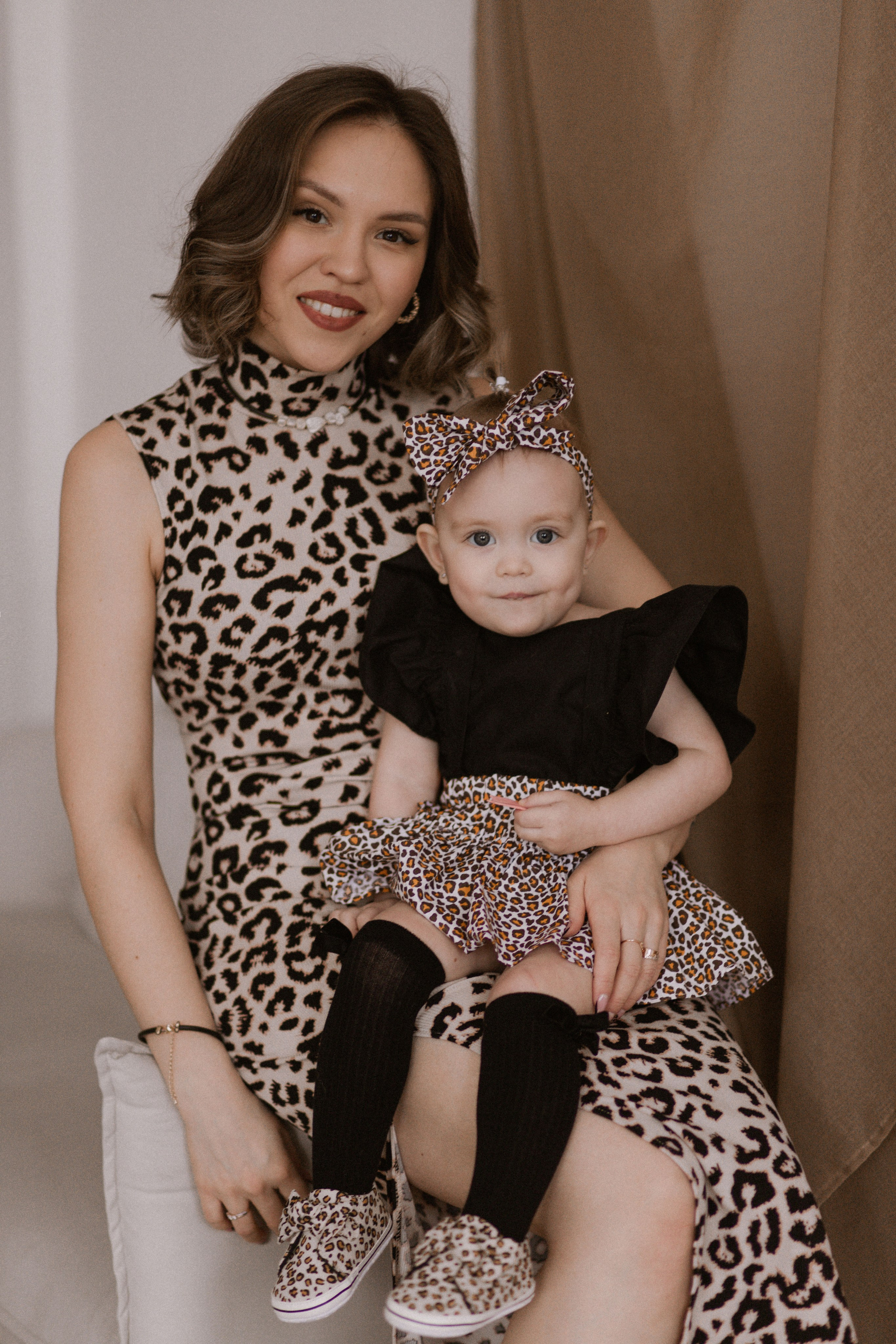 Олеся, Есения и Артём. Главная