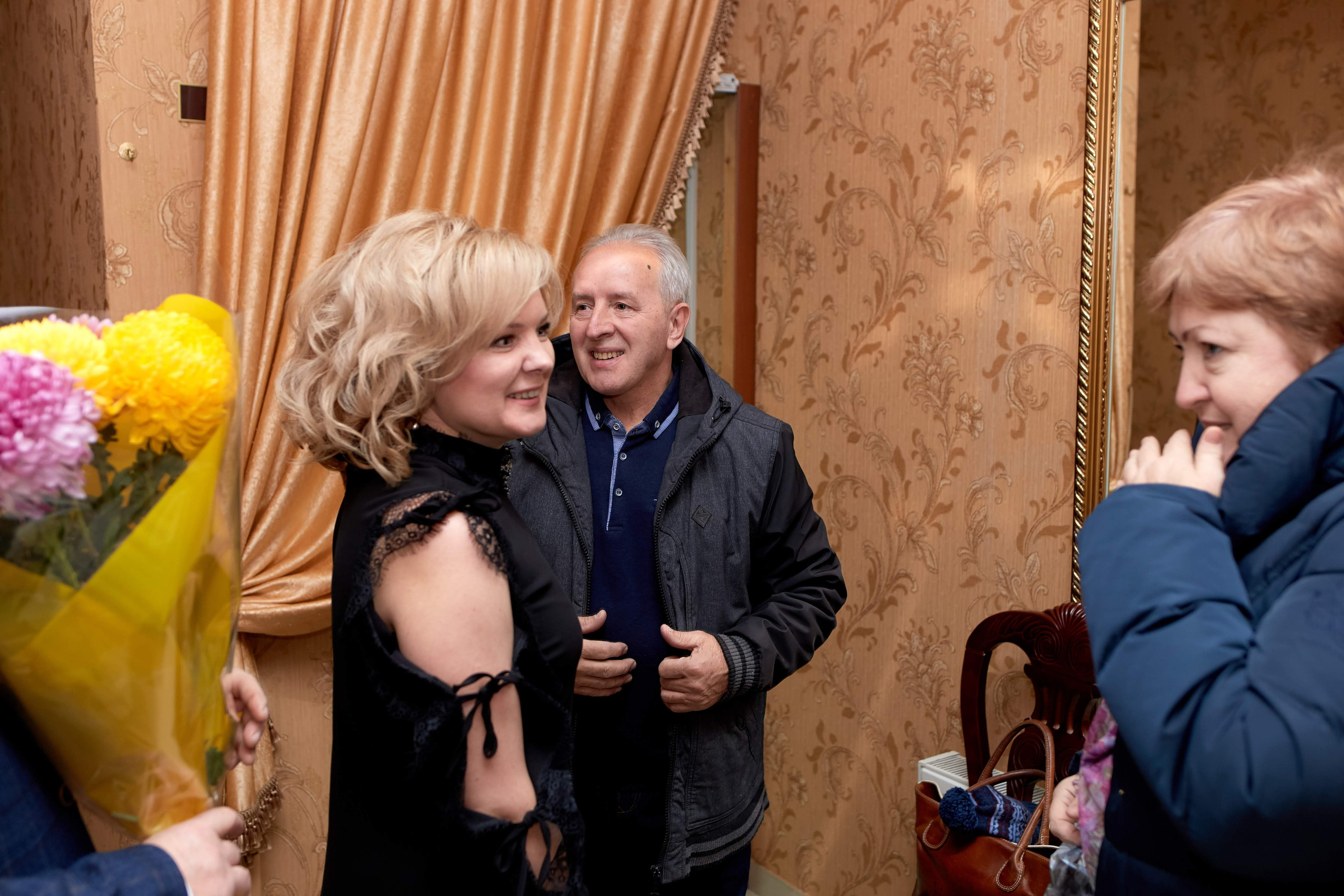 Фотограф на юбилей и торжество. Фотограф Выпускные альбомы Таганрог Сергей Коробченко