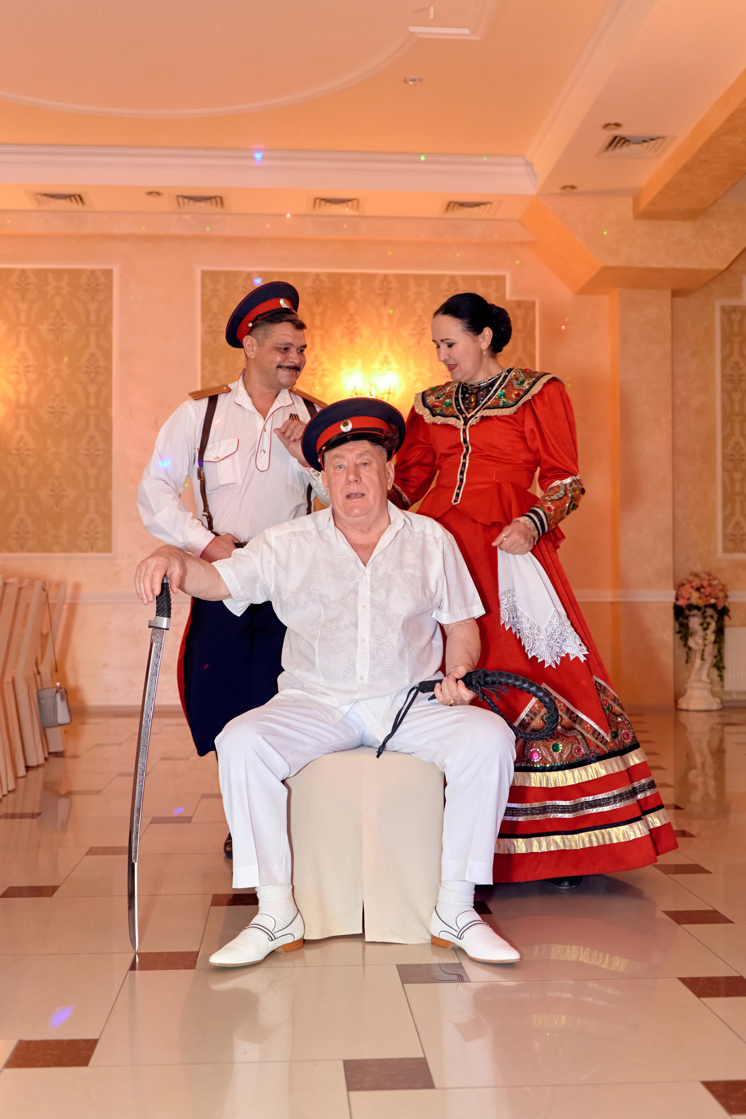 Фотограф на юбилей и торжество. Фотограф Выпускные альбомы Таганрог Сергей Коробченко