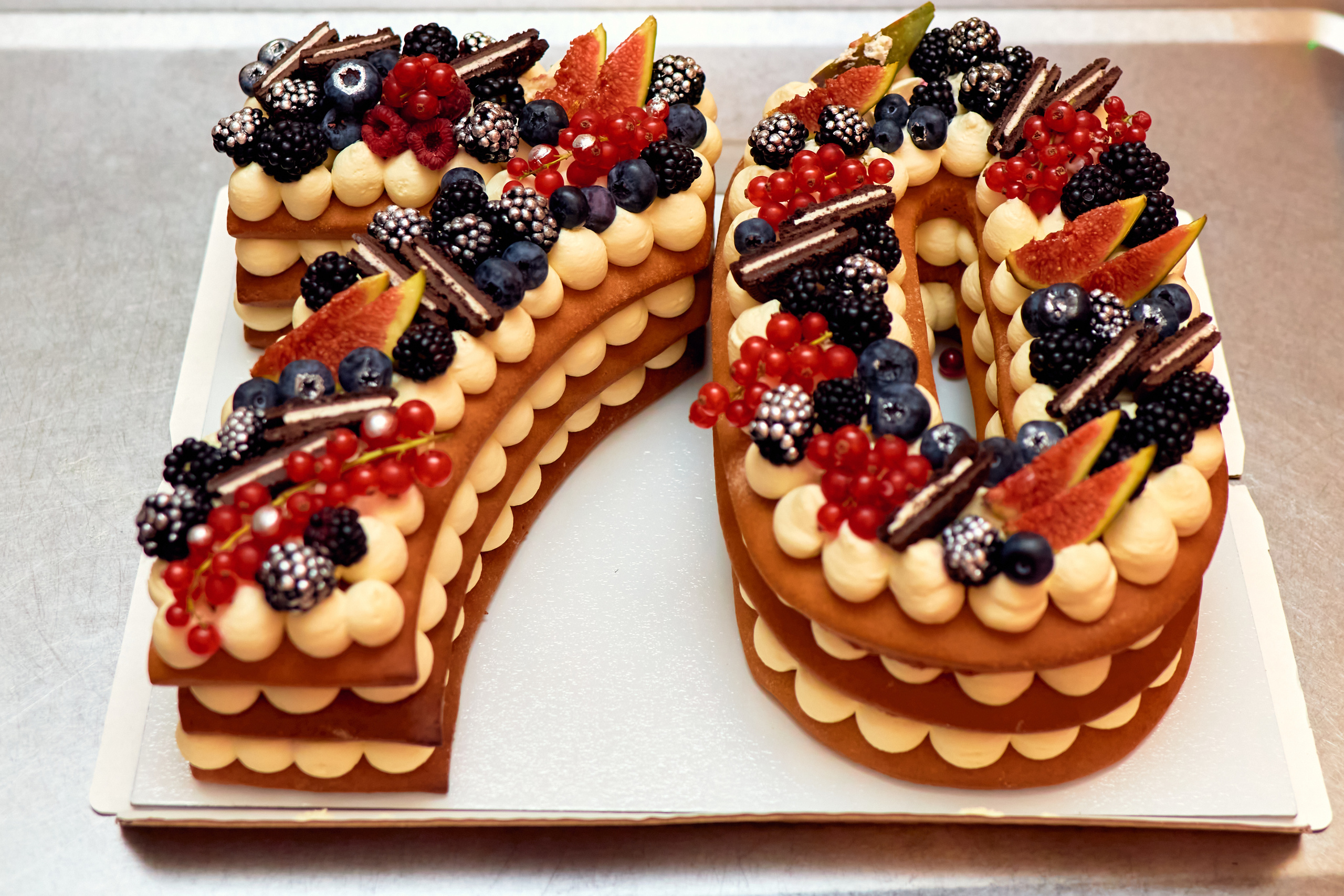 Фотограф на юбилей и торжество. Фотограф Выпускные альбомы Таганрог Сергей Коробченко