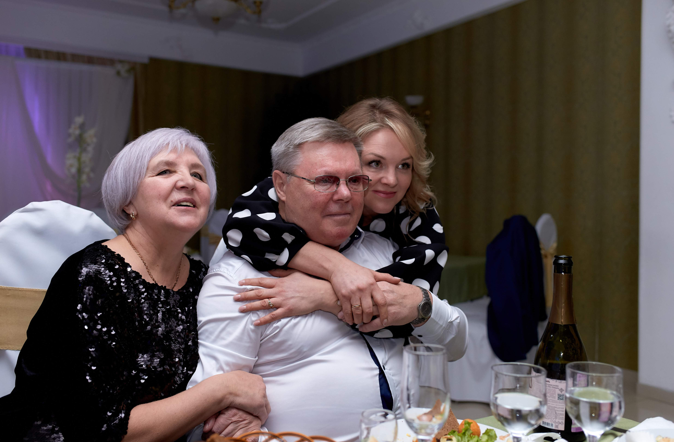 Фотограф на юбилей и торжество. Фотограф Выпускные альбомы Таганрог Сергей Коробченко