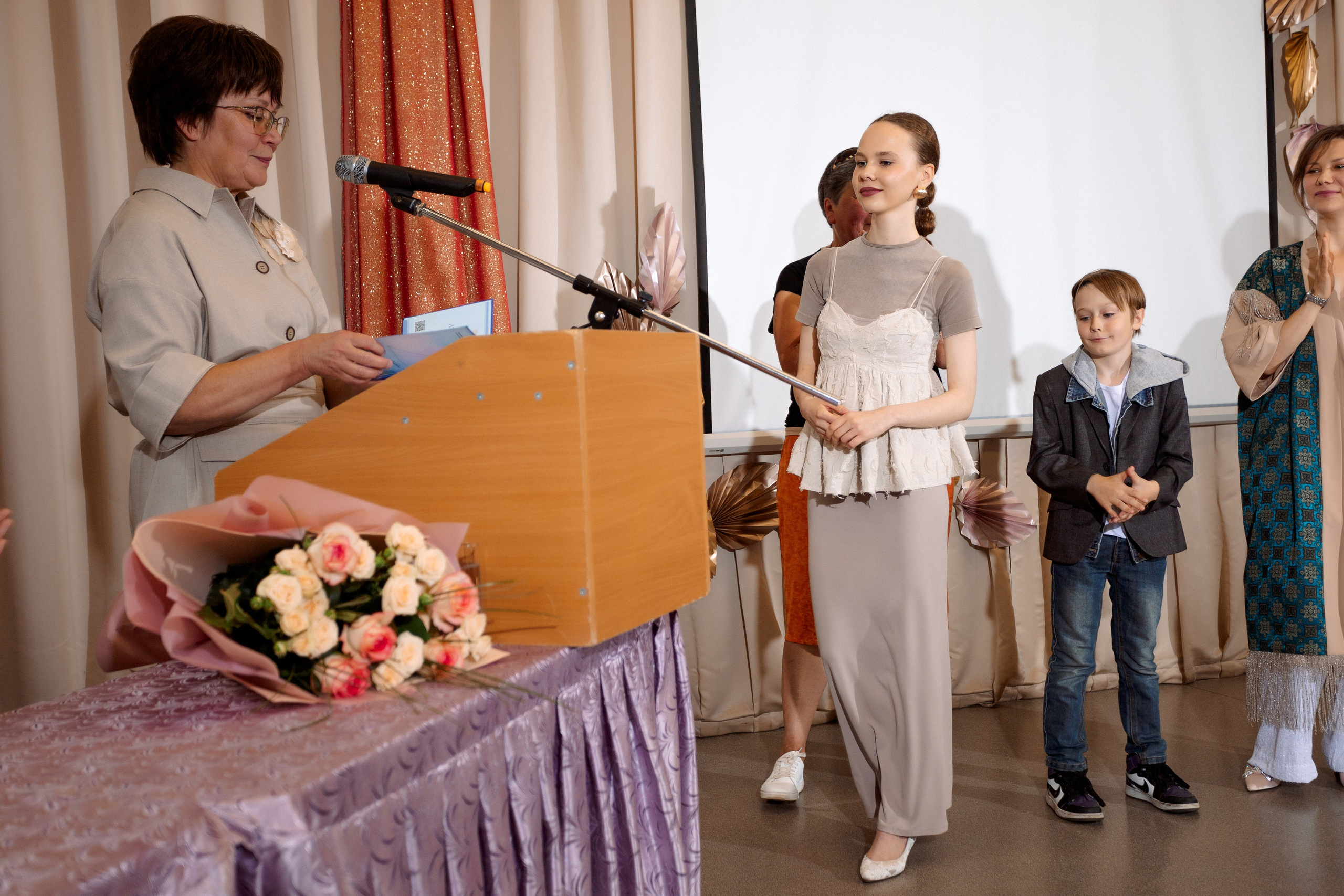 ВРУЧЕНИЕ АТТЕСТАТОВ: Пример. Все фото. Профессиональный фотограф в Ижевске Леша Петров