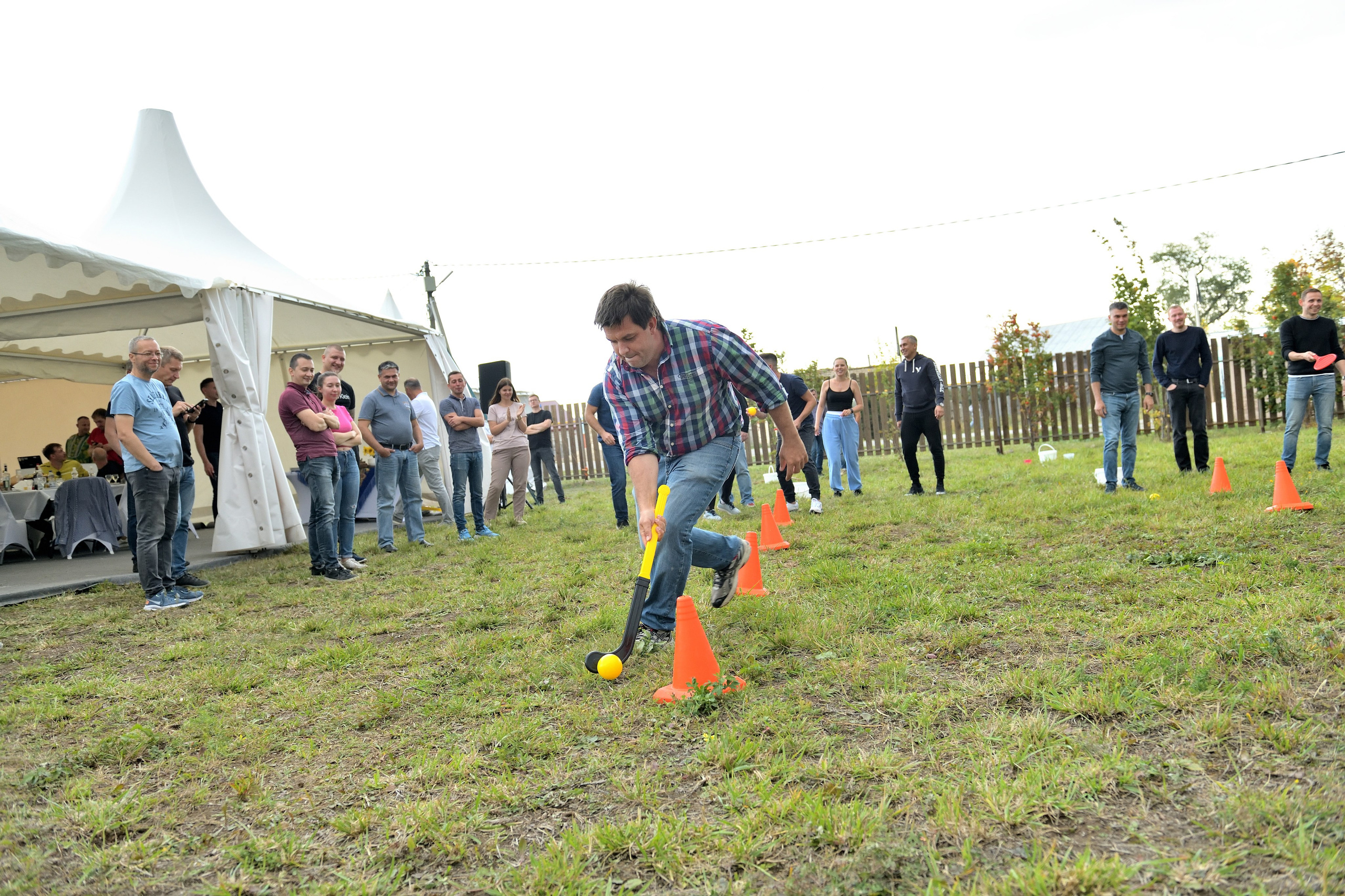 "Тимбилдинг для сотрудников на побережье Волги".