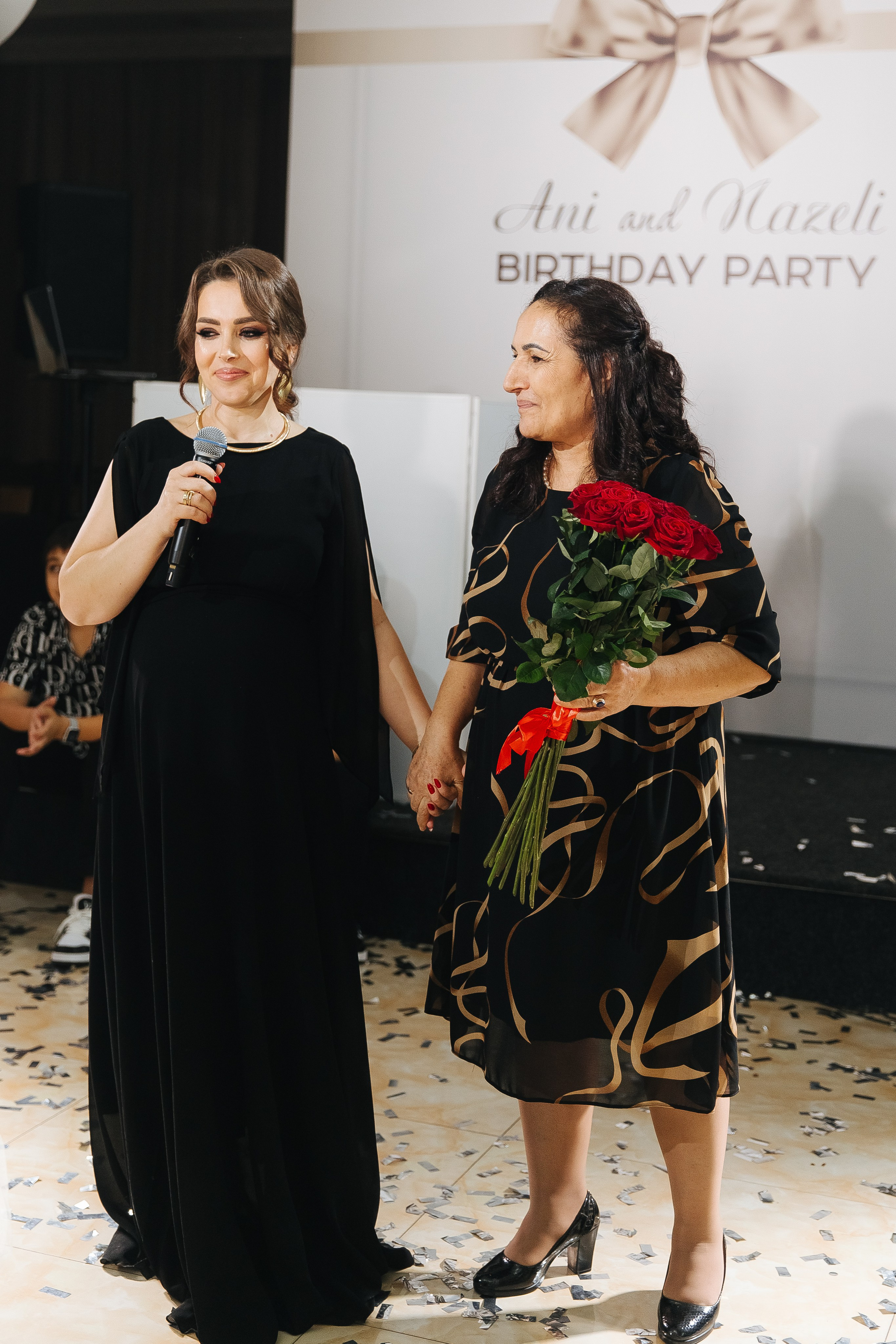 Ани и Назели. 35&5 День рождения, «Янтарь». Фотограф в Красноярске Надежда Воскресенская