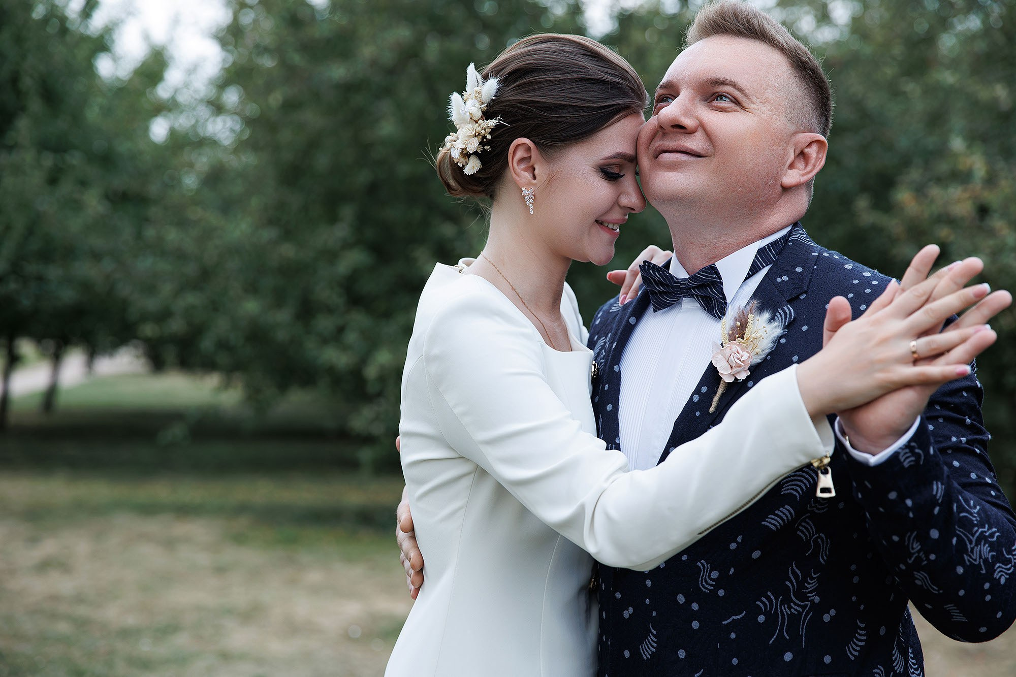 Прогулка, фотосессия жениха и невесты. Свадебная съемка. Фотограф в Москве Валерий Боцман