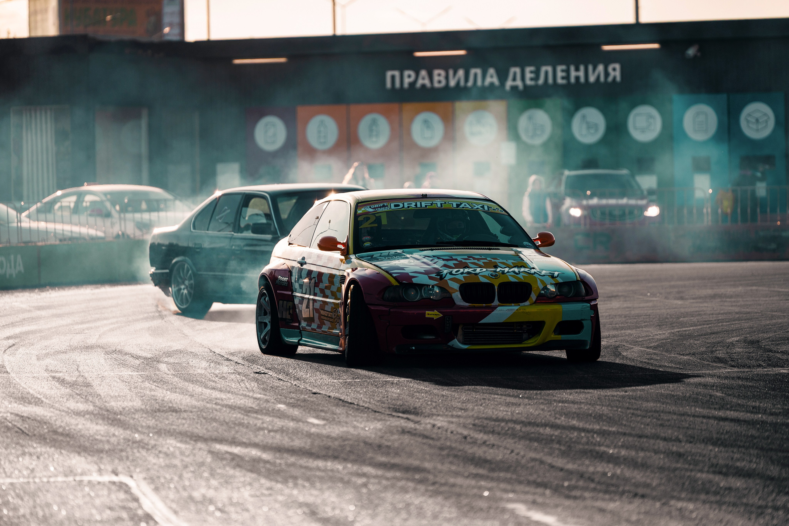 Фотографии закрытия сезона 2025 VibeSide — дрифт и автошоу у МЕГА Дыбенко, Санкт-Петербург