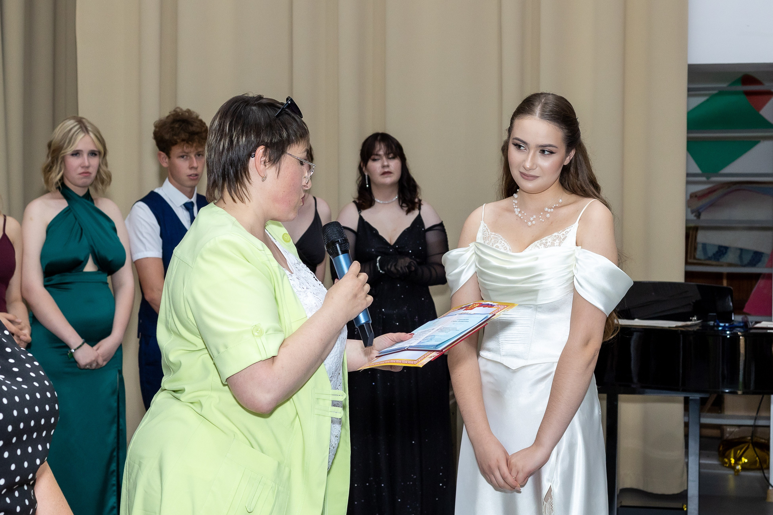 Вручение аттестата 2025. Выпускные альбомы Майкоп, Краснодар Елена Золотарева