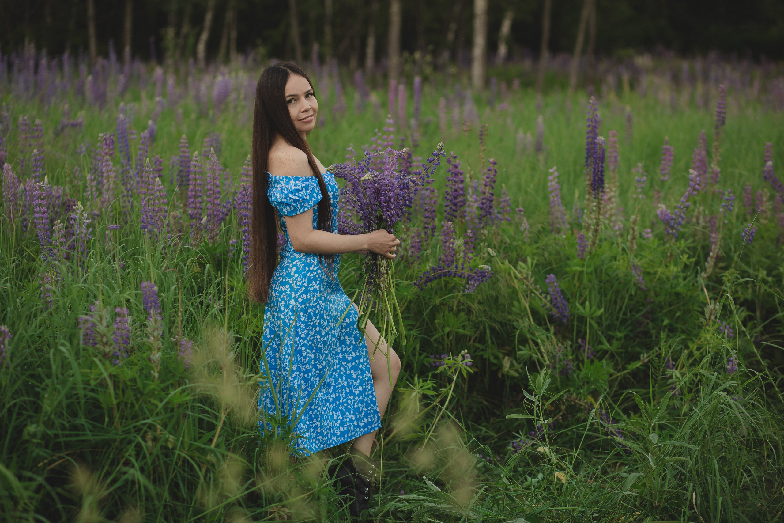 Таня в люпинах — бренд‑фотосессия в Москве, О проекте: люпиновый образ и атмосфера, Почему выбраны люпины?, Что мы создаём вместе, Образы и стилизация, Локация и настроение, Где использовать фото, Забронируйте съёмку, бренд-фотосессия в люпинах, люпины в Москве, визуальный контент для экспертов, фотосессия для личного бренда, Катерина Сысуева, rina_sphoto