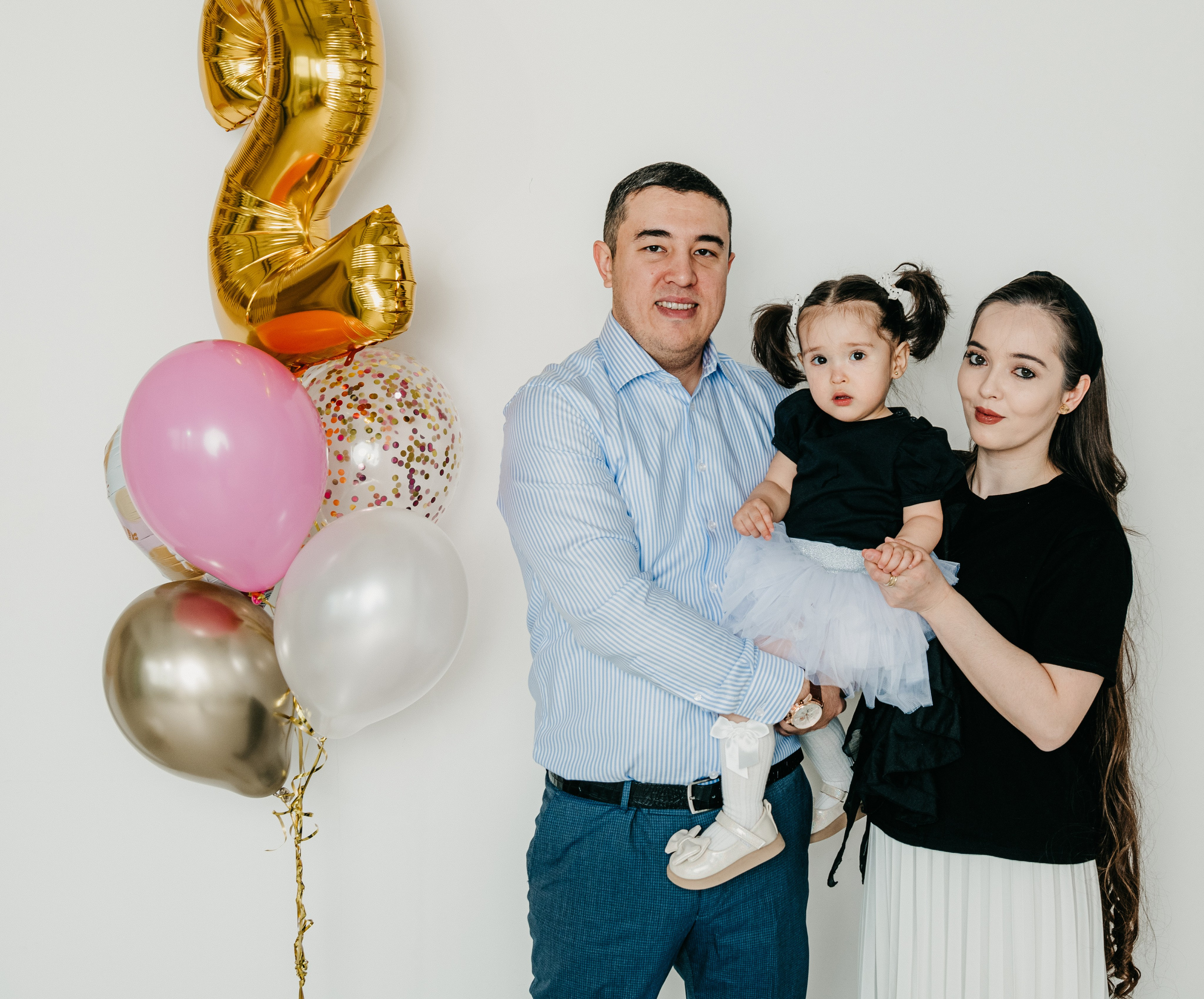 Майя с семьей. Фотограф на выписку из роддома в Москве и МО