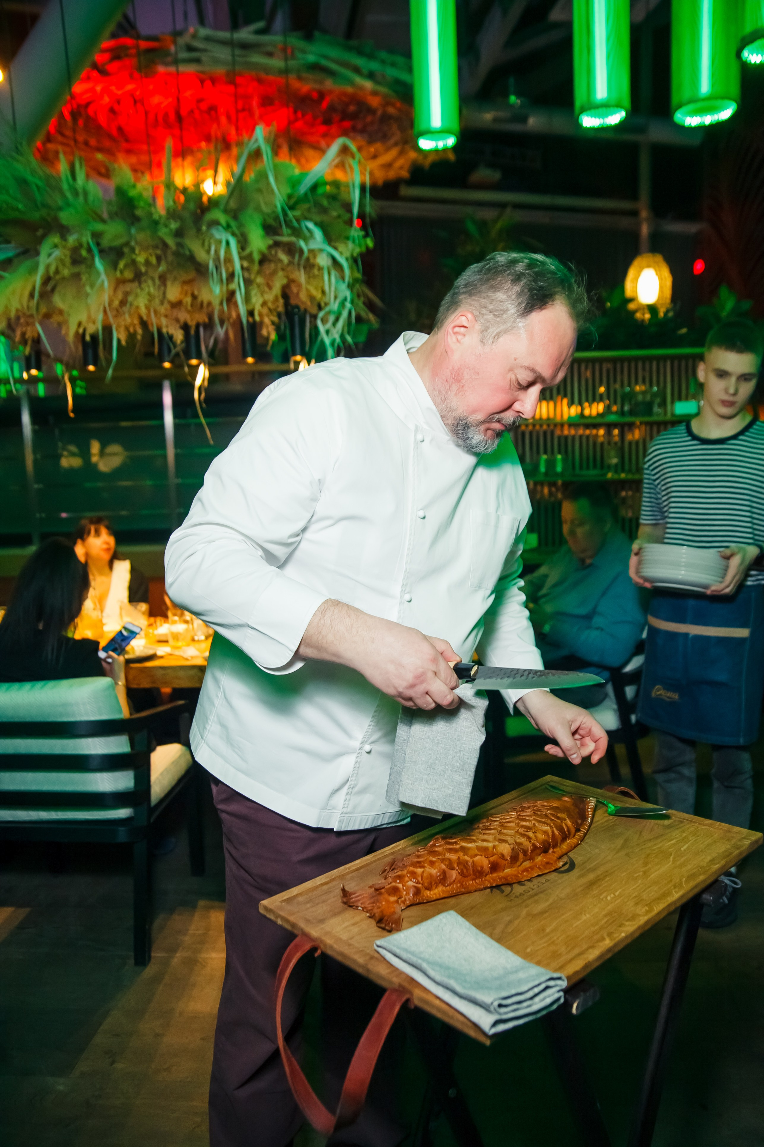 Гастроужин в ресторане Река с Шефповаром Владиславом Пискуновым. Свадебный и детский фотограф в Волгограде Слава Белов