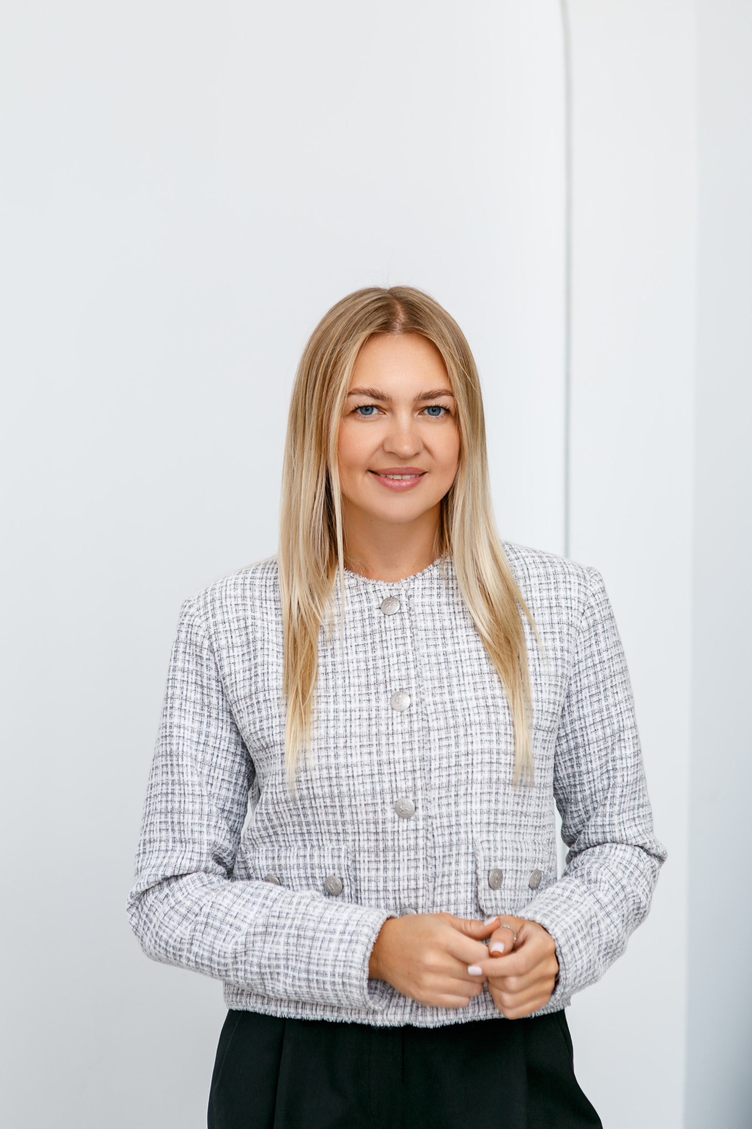 Корпорация LiVest. Контент фотограф, съемка для маркетплейсов, фуд съемка и репортажи в Новосибирске Ралия Галеева