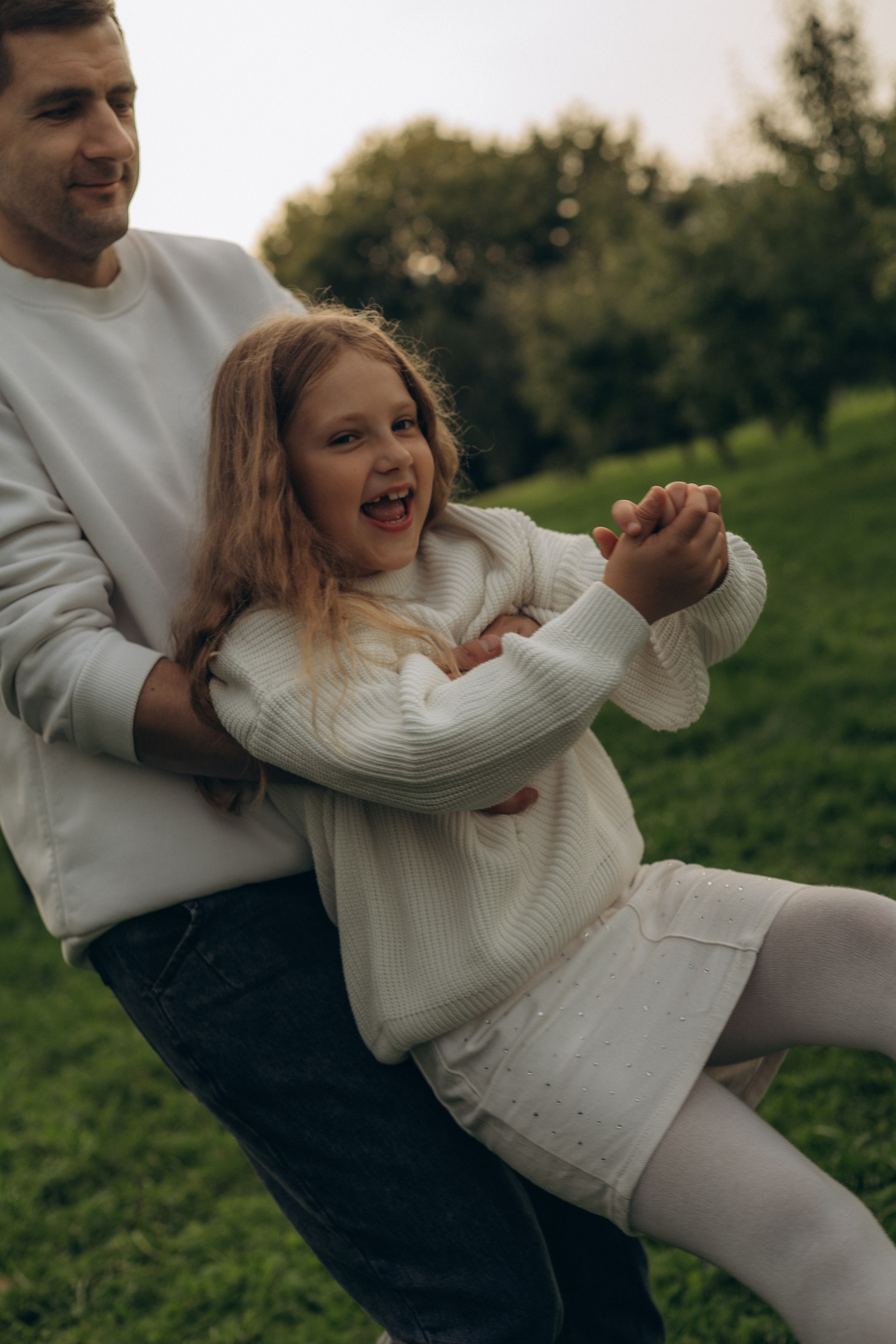 В яблоневых садах. Гаврилова Настя семейный фотограф lifestyle в Москве