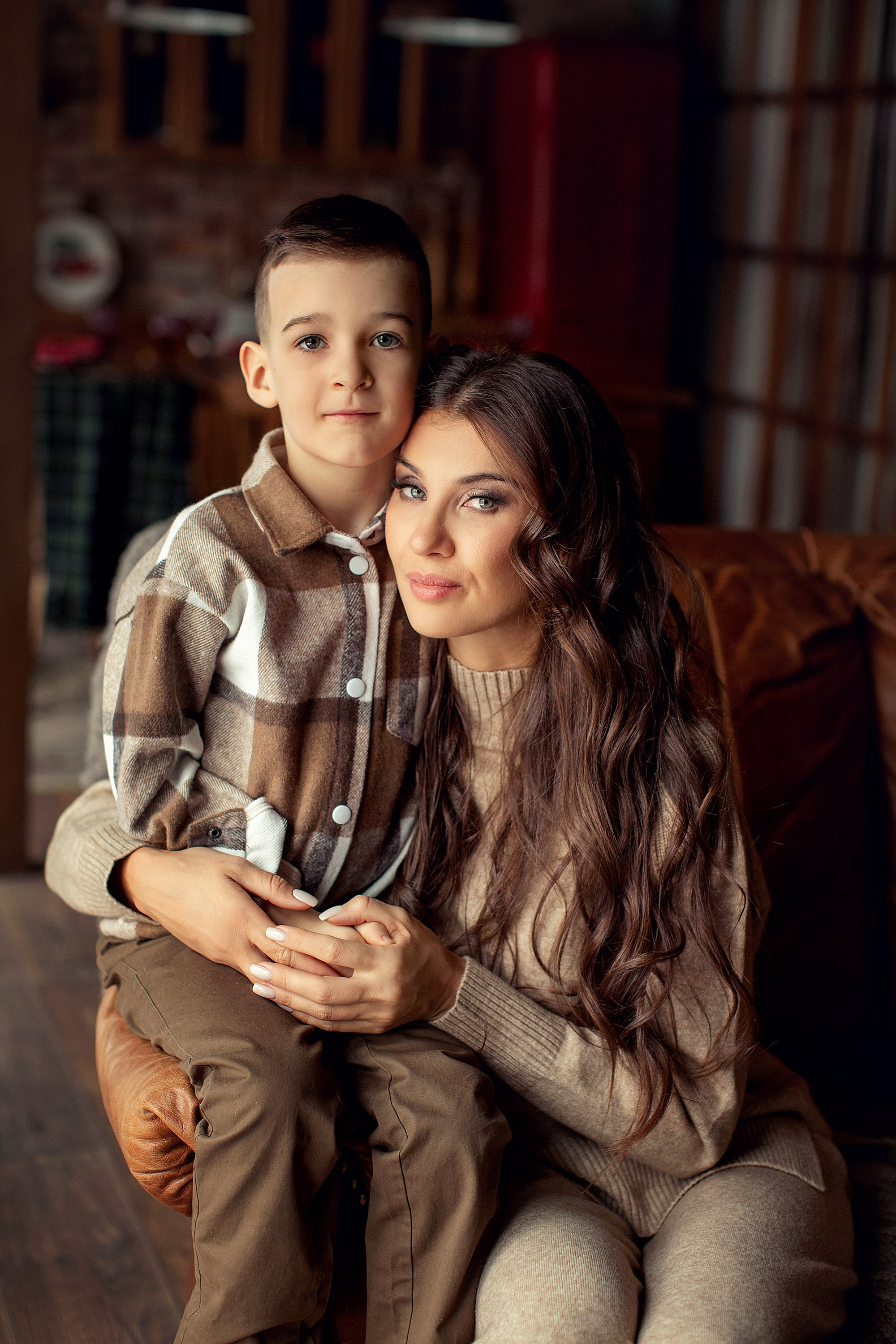 Студийная съемка мамы с сыновьями. Tatyana Nadezhdina Family photographer