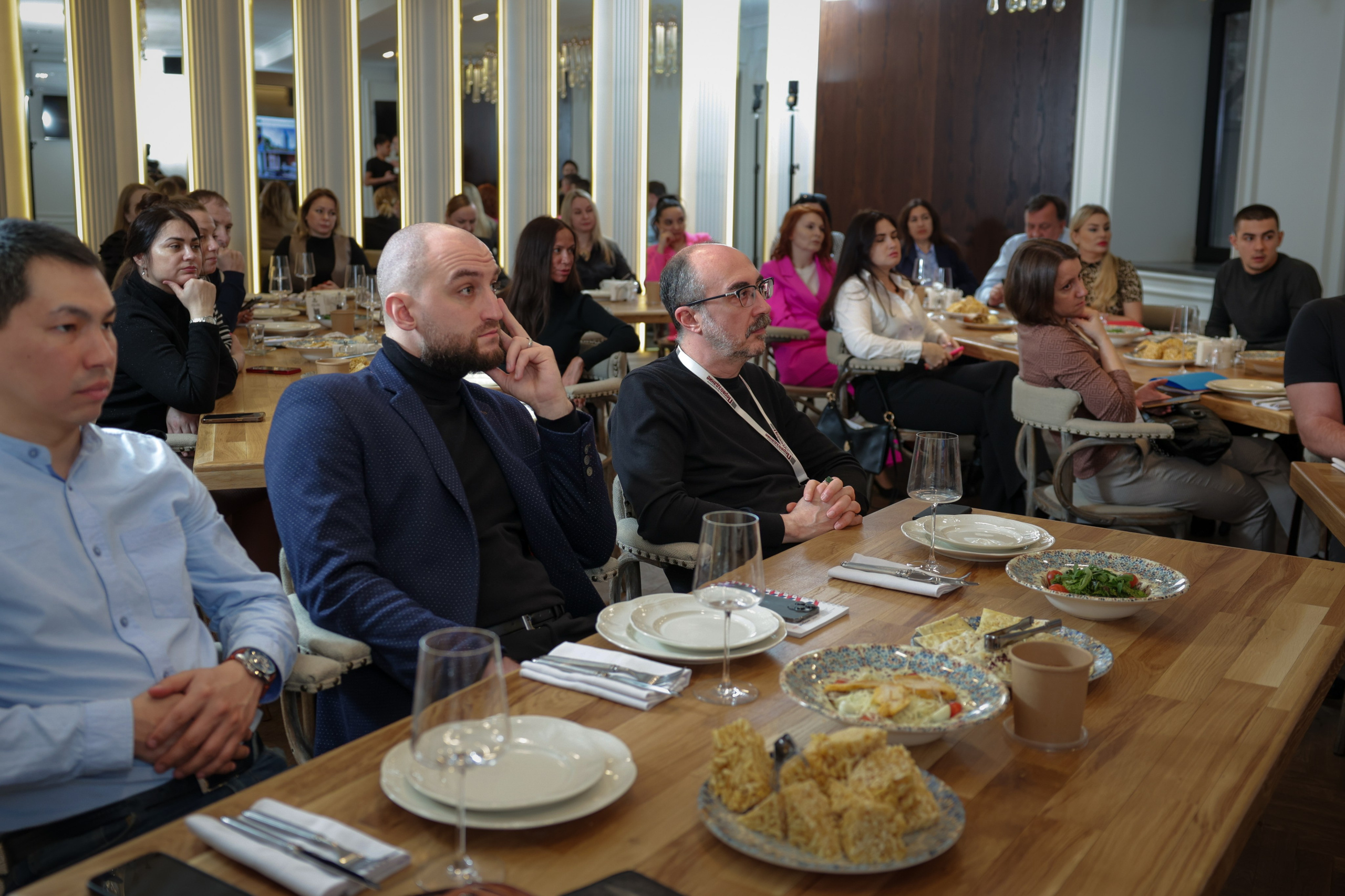 Бизнесс завтрак Level Group. Свадебный фотограф Астрахань