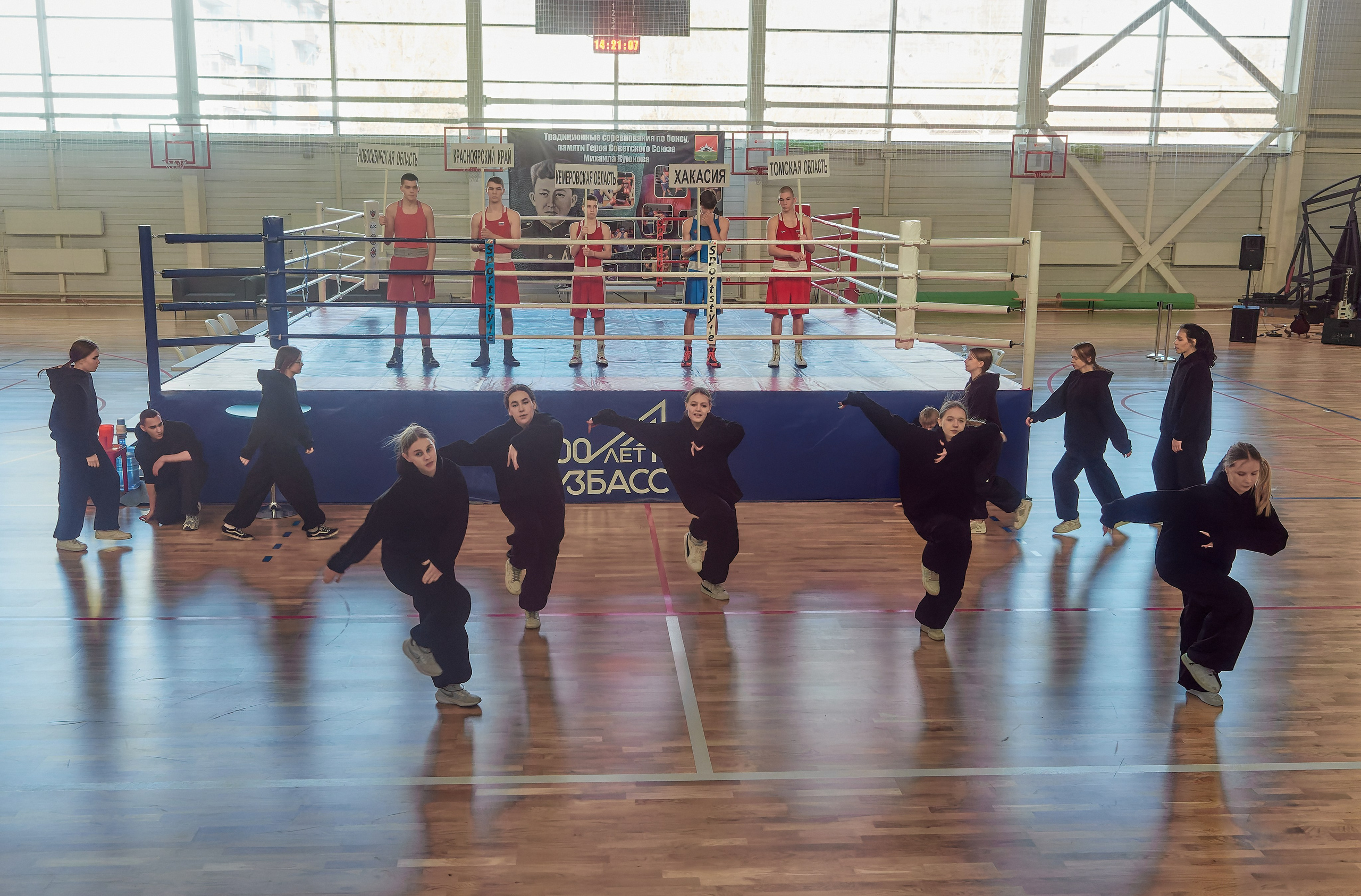 Открытие турнира по боксу памяти героя Советского Союза Михаила Крюкова. Семейный и детский фотограф в Междуреченск Олег Бамбульский