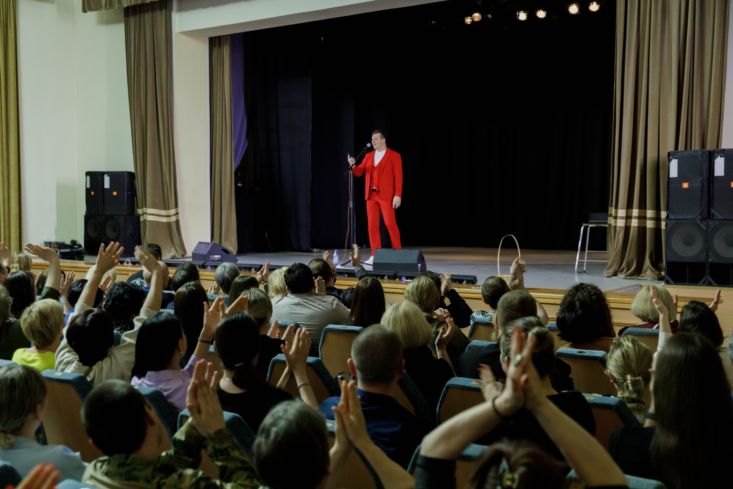 Поэтический вечер Дмитрия Кравченко. Репортажный фотограф в Новосибирске Алена Помазунова