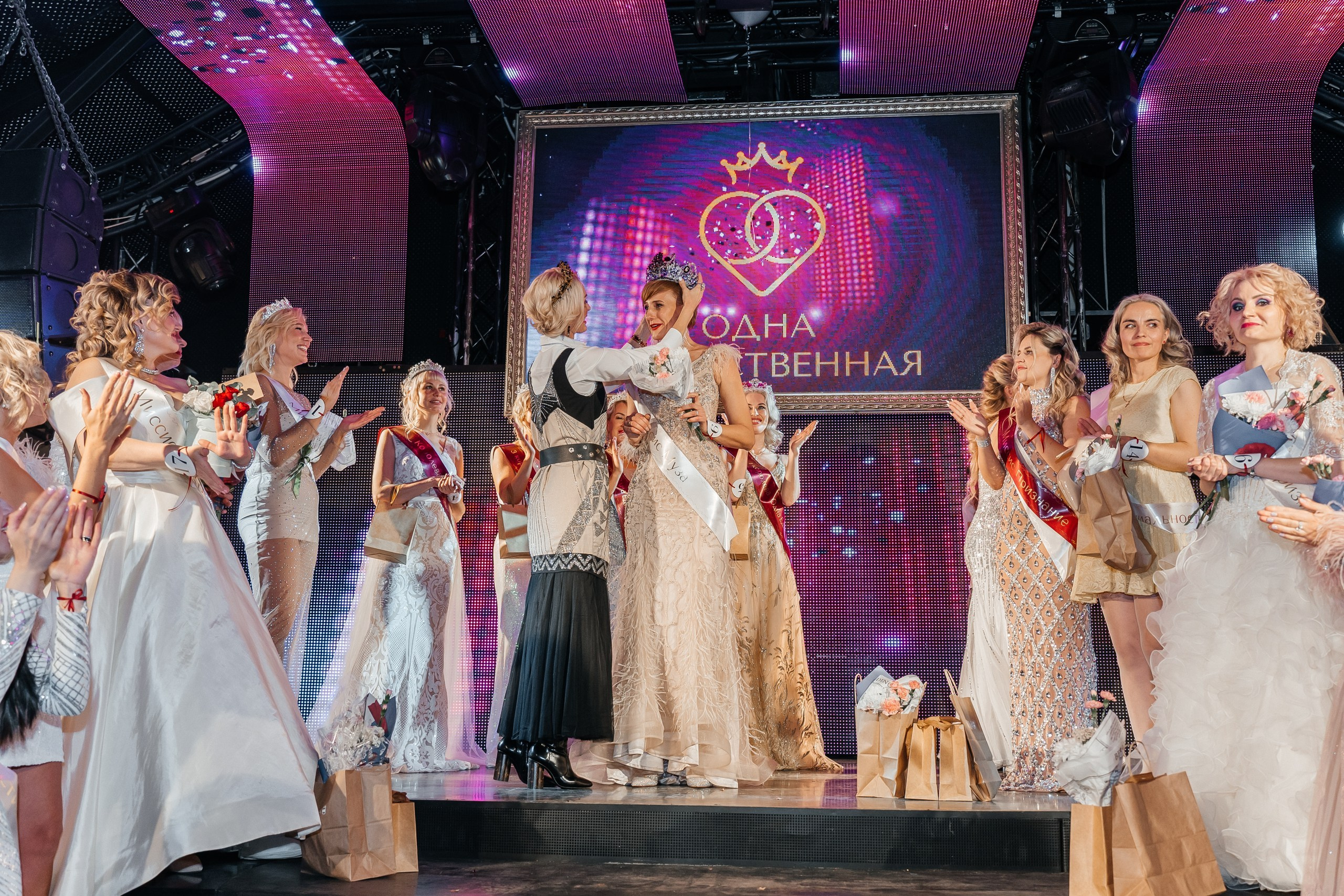 Одна единственная. Для тех, кто не ждёт удачи, а создаёт её. Каждая фотосессия — это твой момент, твой стиль, твой успех. 📸