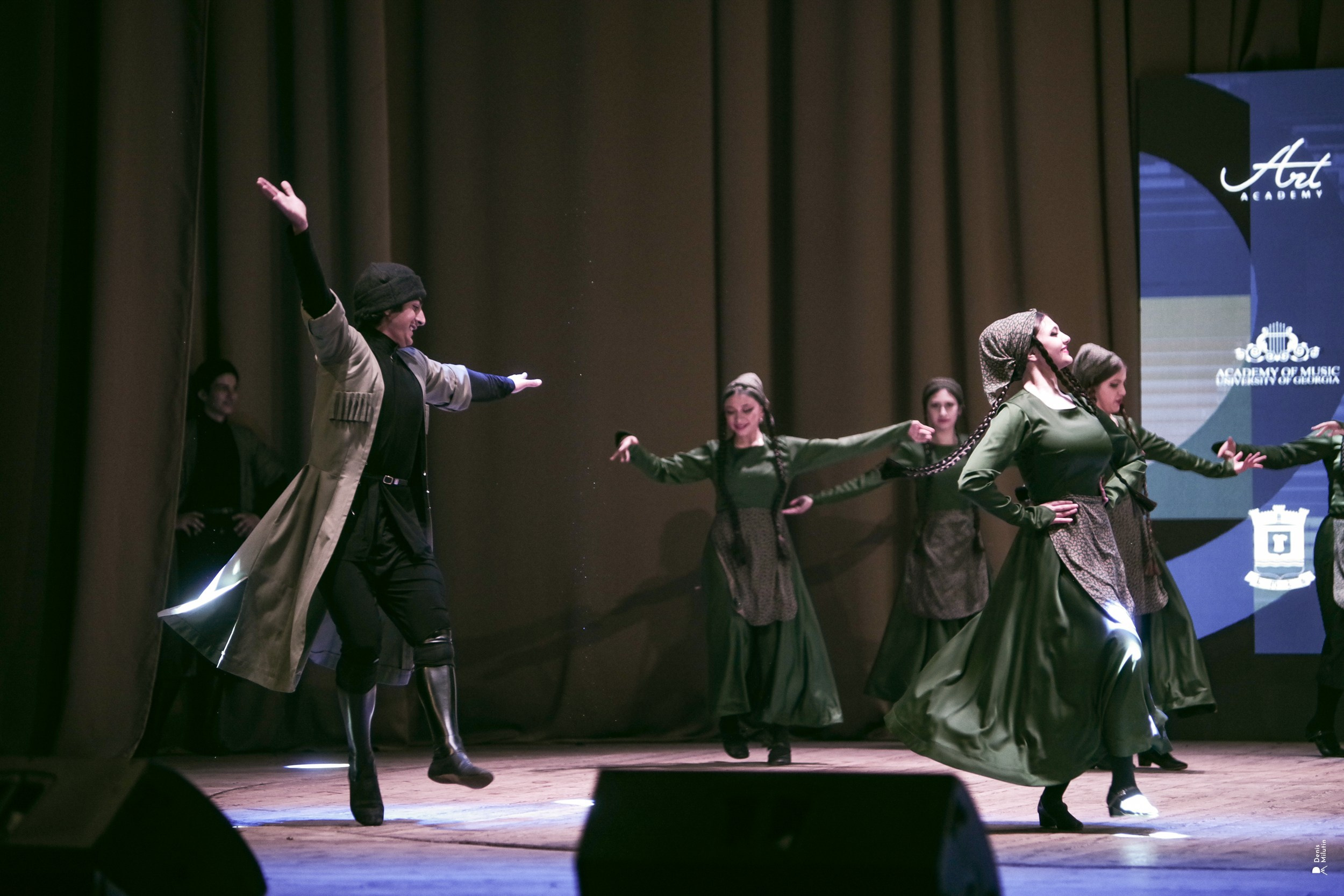 Танцы в Хоби. Портретный фотограф Денис Милютин