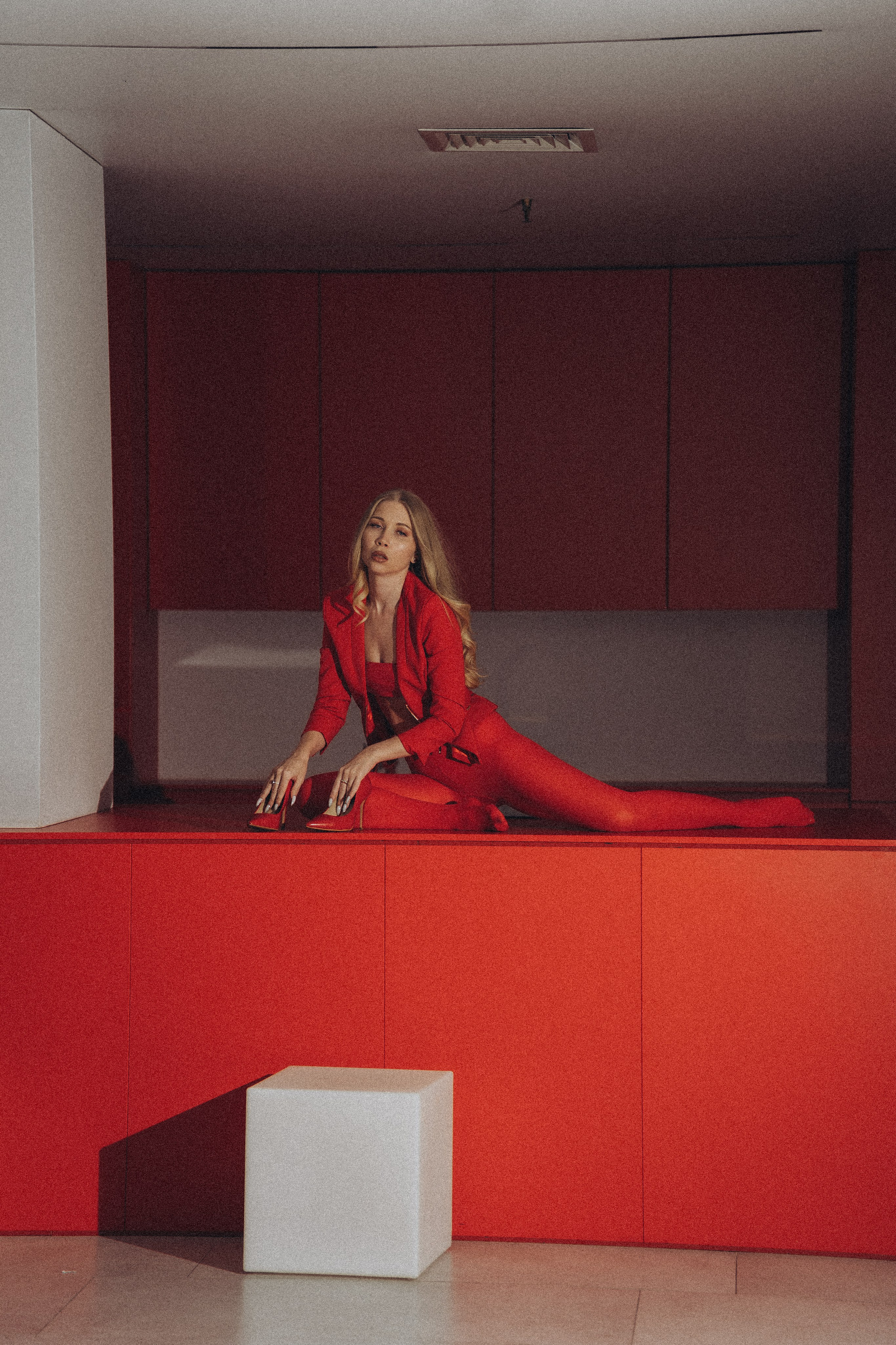 ФОТОСЕССИЯ К НОВОМУ ГОДУ В СТУДИИ С ЕЛОЧКОЙ КРАСИВЫЙ ОБРАЗ. Профессиональный фотограф, Санкт-Петербург — Виктория Богомолова