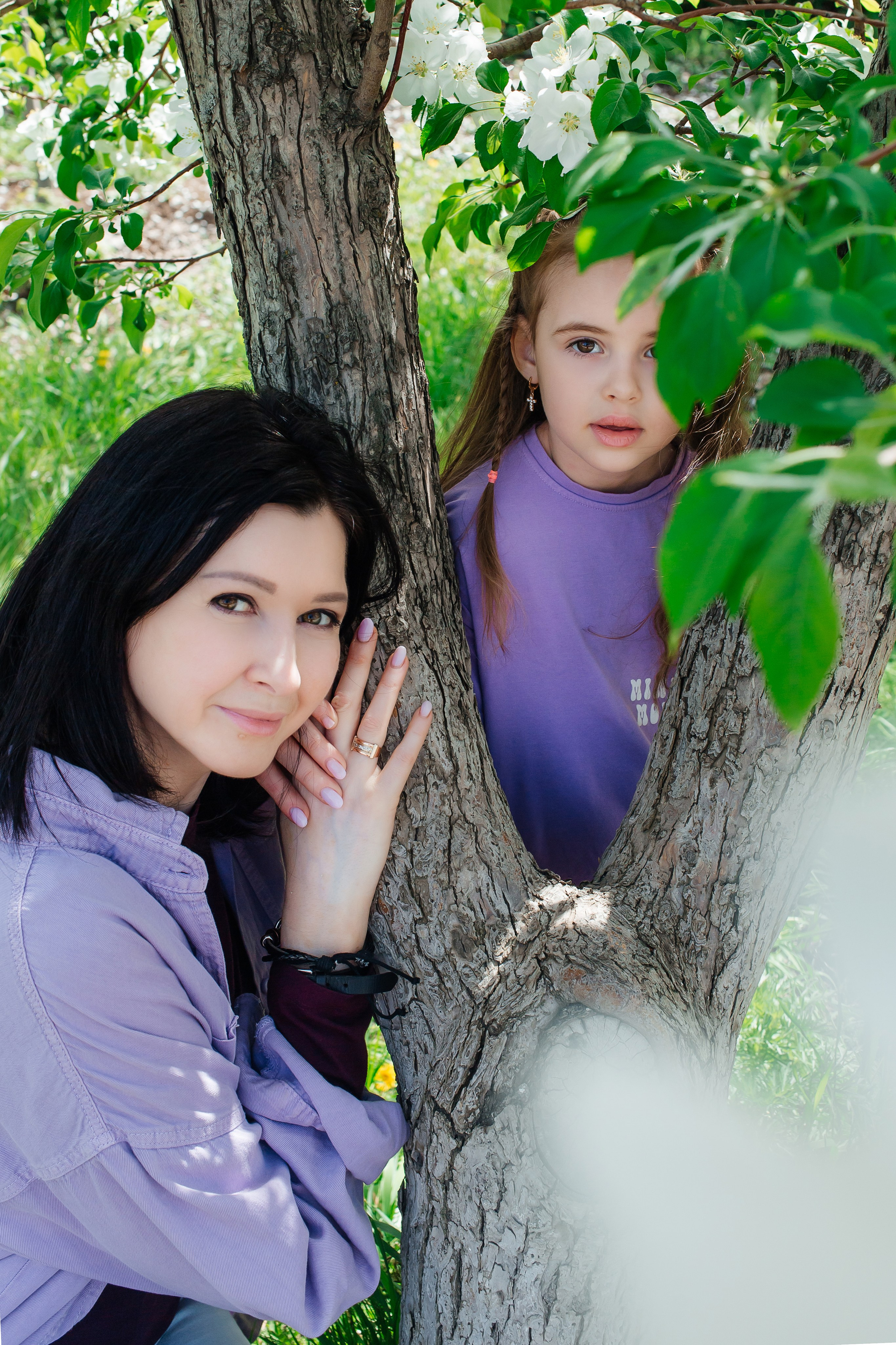 Надюша с дочкой цветение. Женский фотограф в Оренбурге Ирина Заводчикова