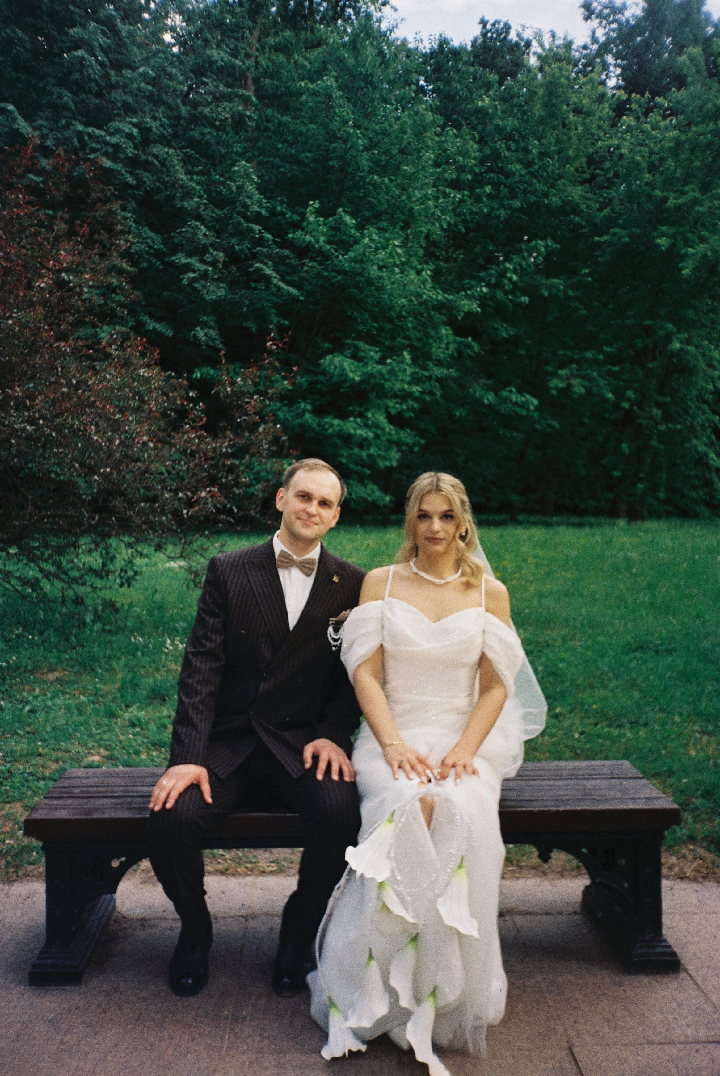 Саша и Маша, свадебная прогулка в Царицыно, плёночные и цифровые кадры