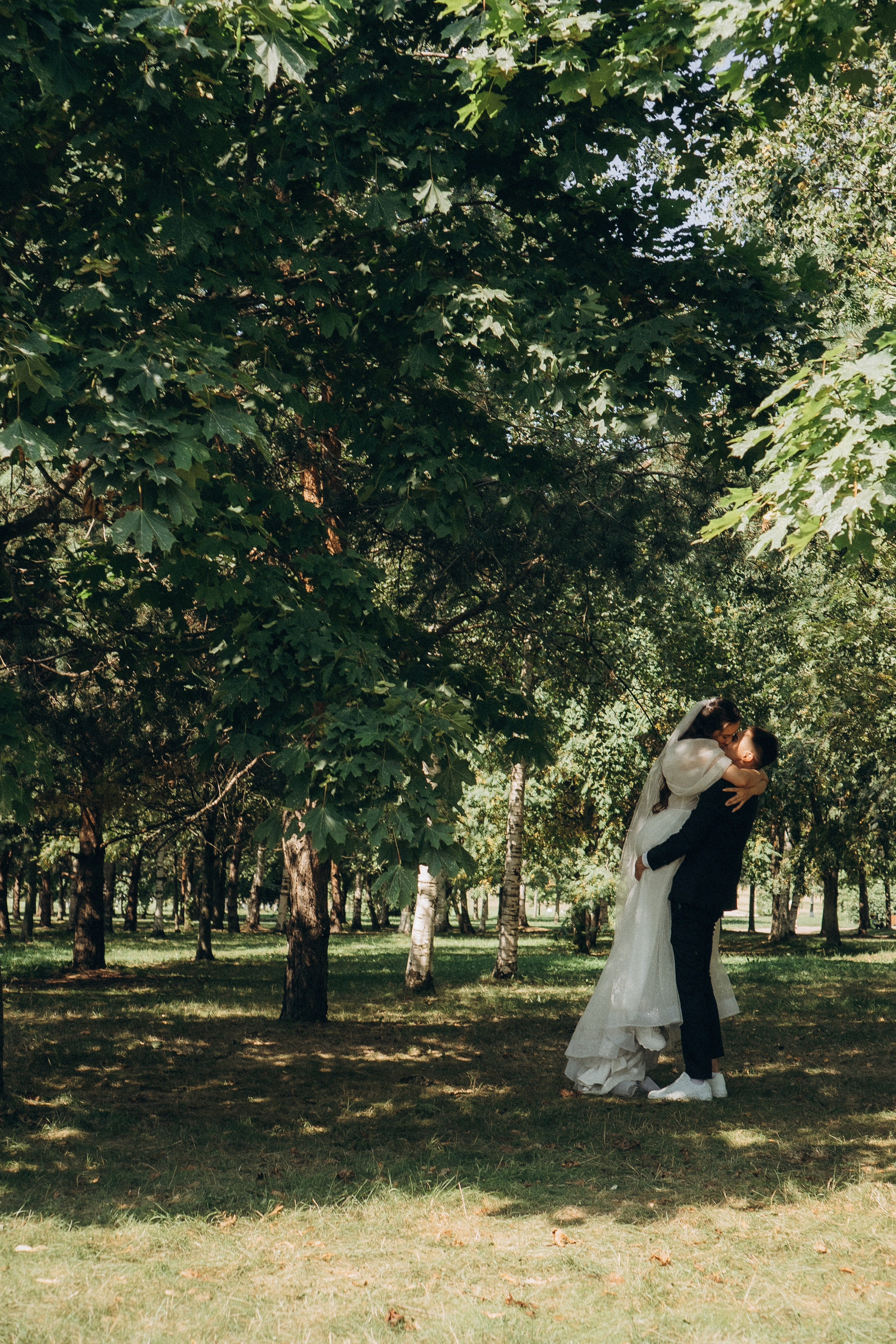 СВАДЕБНАЯ СЬЕМК В ПАРКЕ 300-ЛЕТИЯ. Профессиональный фотограф, Санкт-Петербург — Виктория Богомолова