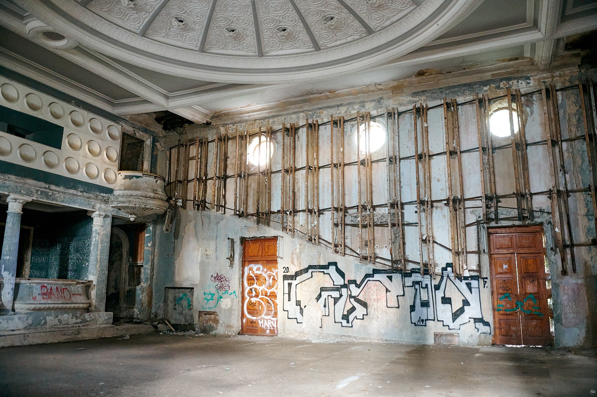 Гагра, Абхазия. Декабрь 2024. Фотографии отовсюду и обо всем