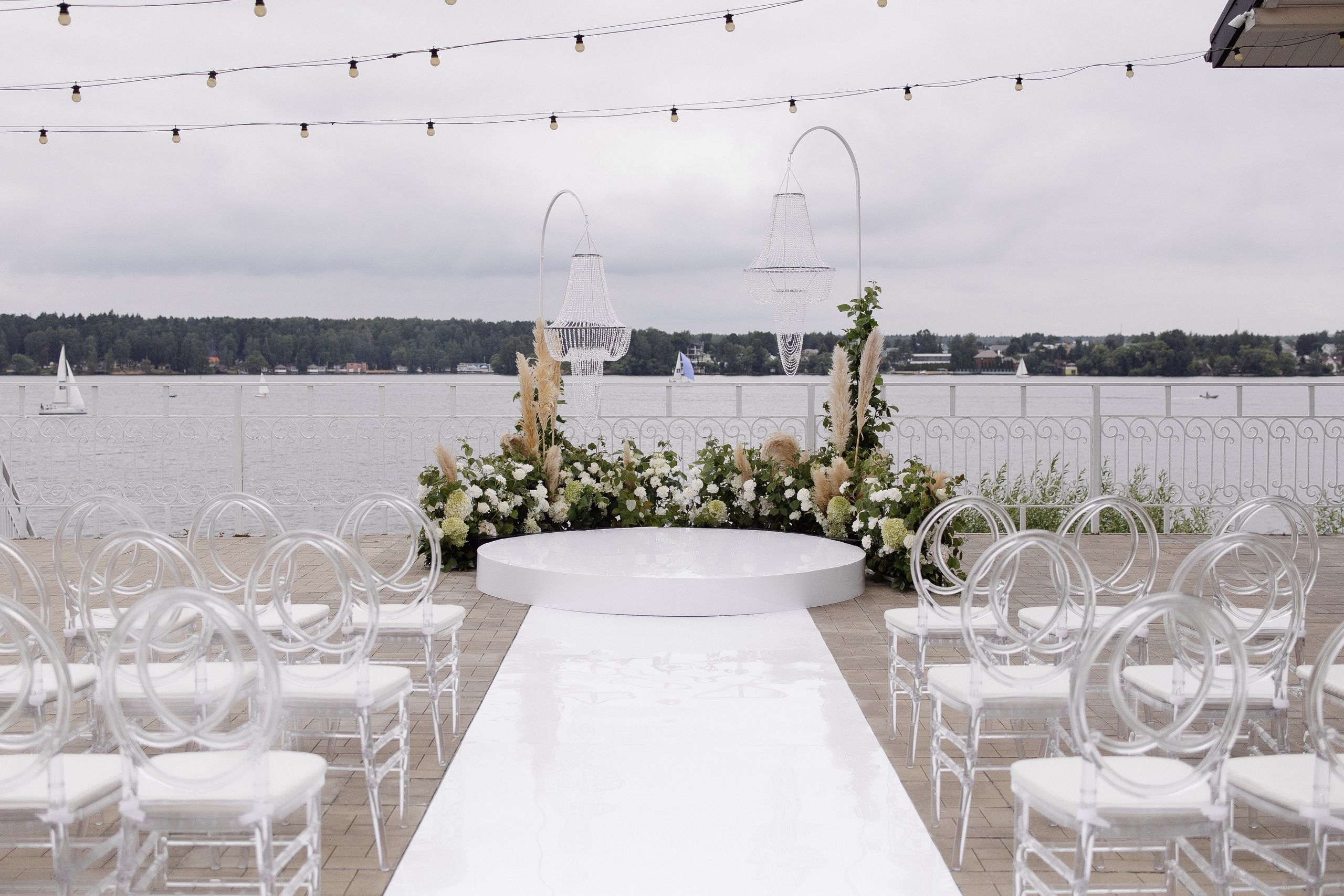 Влюбляться, целоваться. Свадебный фотограф в Москве | Профессиональный фотограф | Выгодные цены на услуги