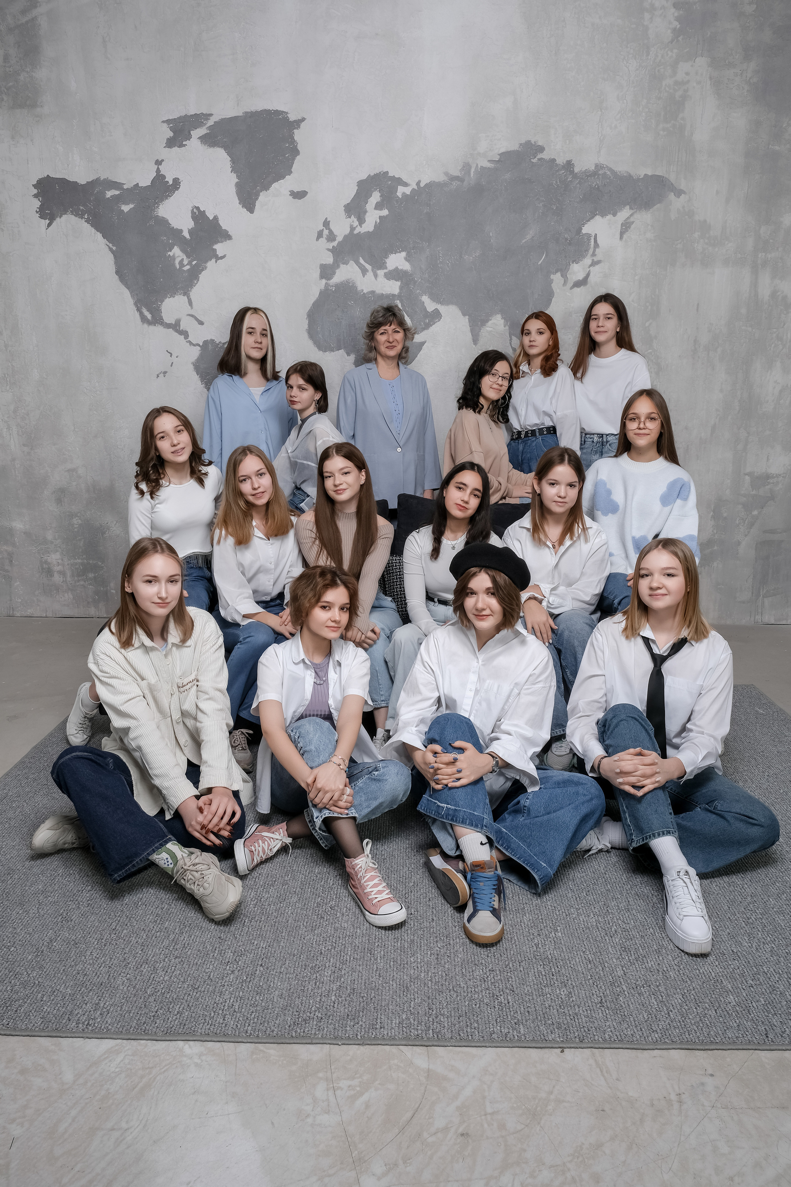 фотоальбом выпускника, школьные альбомы на выпускной, прическа на выпускной альбом