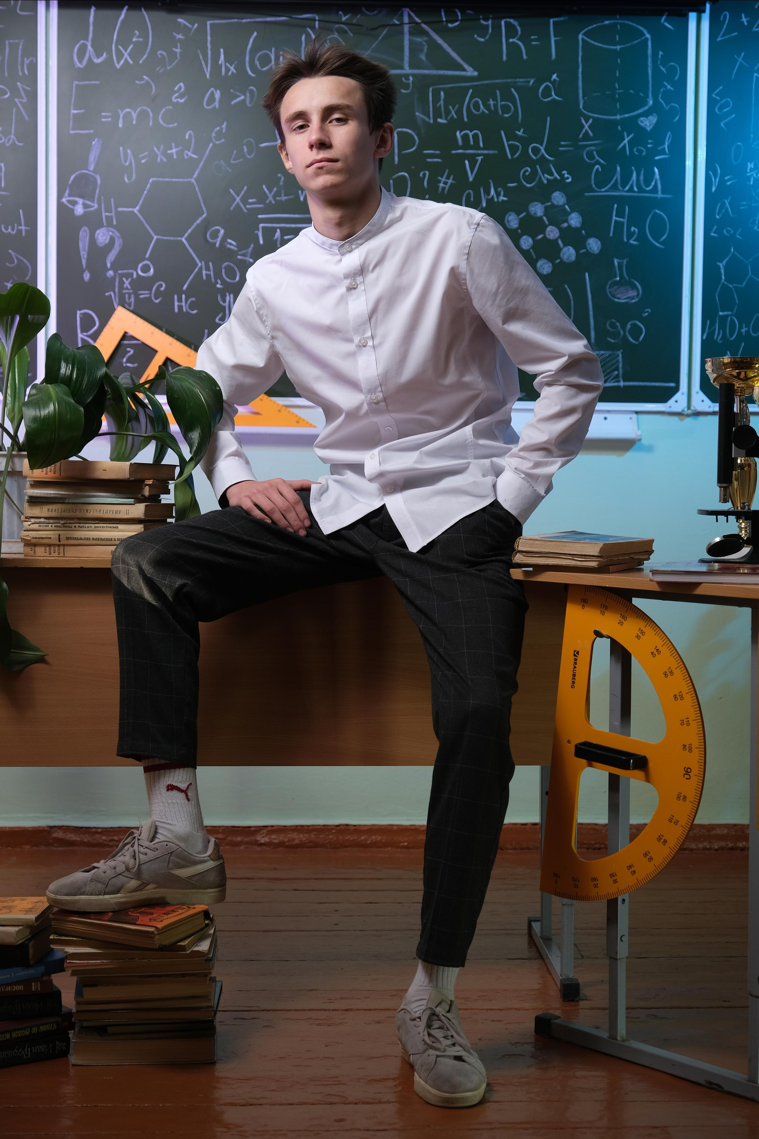 костюм для девочки на выпускной, костюм на выпускной 2025, костюм на выпускной 9 класс, егэ, решу егэ