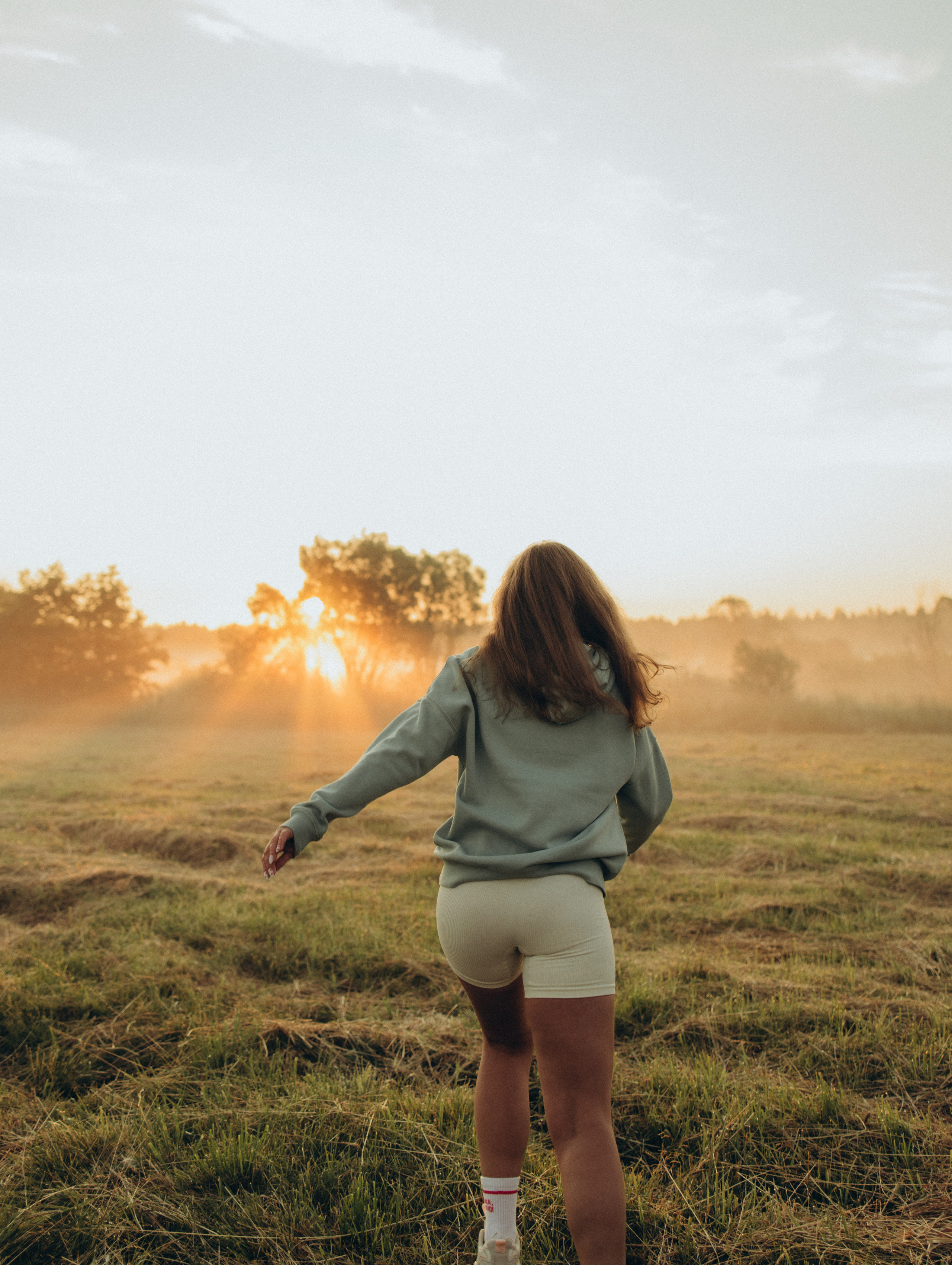 Съемка на рассвете в поле. Фотограф Углич и Ярославль Ольга Тятюшкина