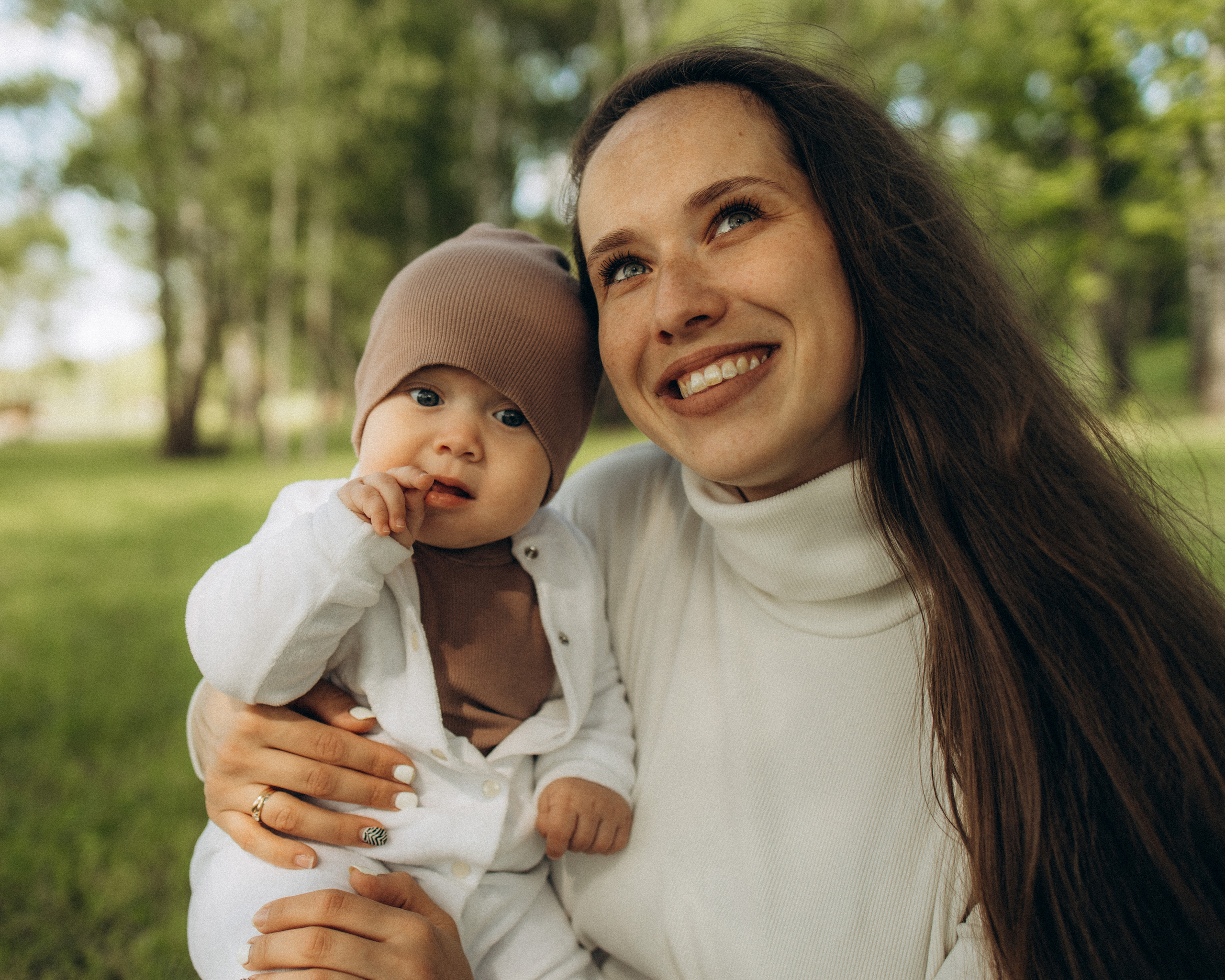 Крупный план мамы и дочки