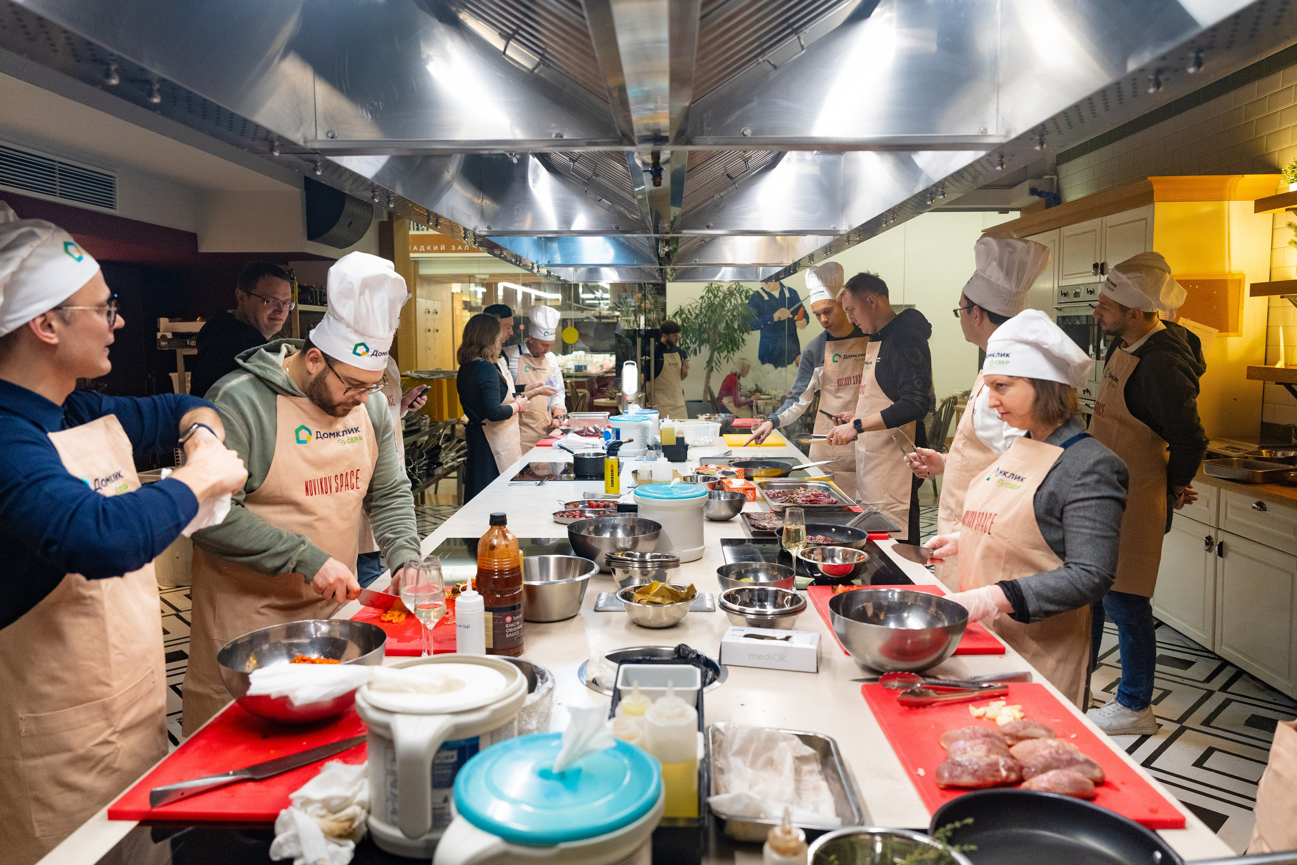 NOVIKOV SCHOOL — Умами зал. Фотограф Никита Комаров