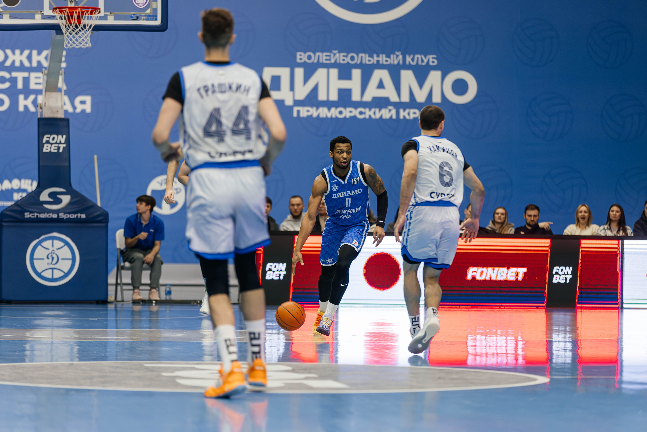 Баскетбол — Динамо. Репортажный и свадебный фотограф во Владивостоке Максим Цой