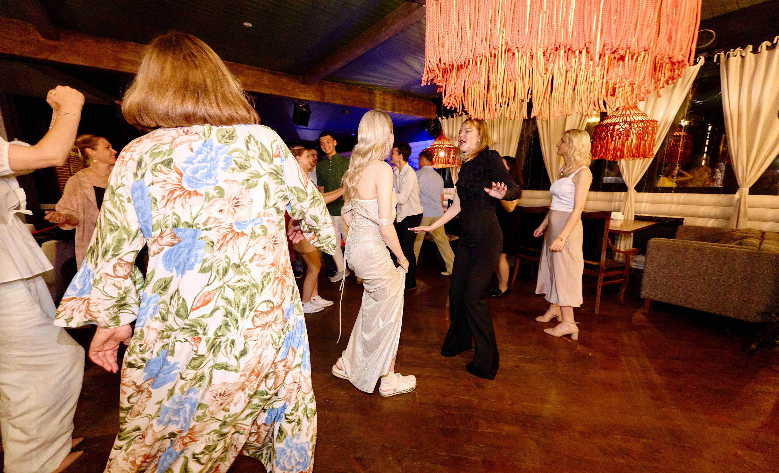 Выпускной 35 Сош. Фотограф Выпускные альбомы Таганрог Сергей Коробченко